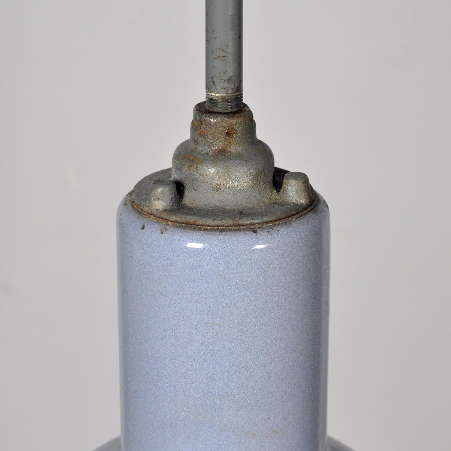 Lámpara colgante industrial Bauhaus, años 50 en Bueno estado para la venta en Amsterdam, Noord Holland