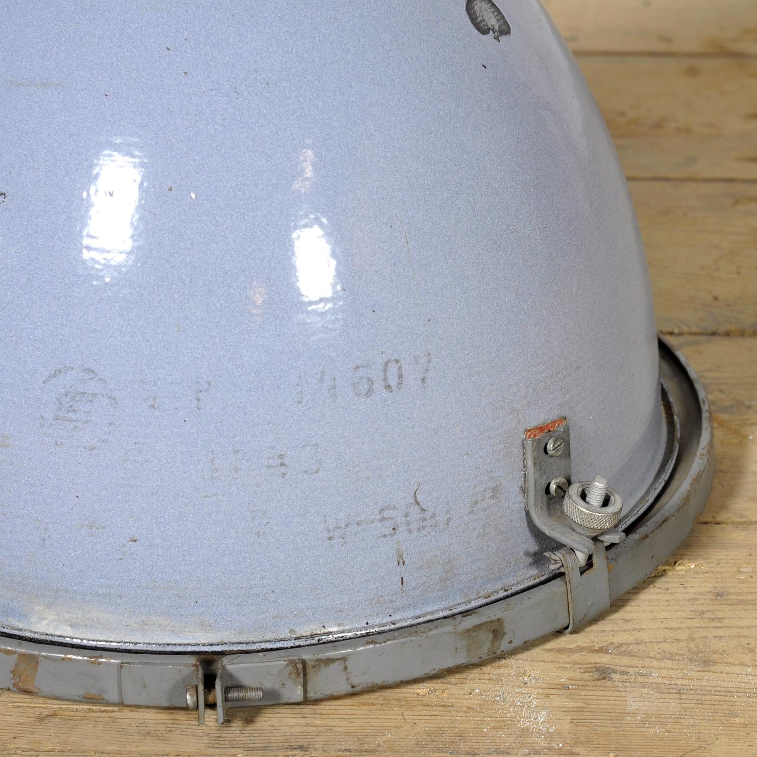 Lámpara colgante industrial Bauhaus, años 50 Hierro en venta