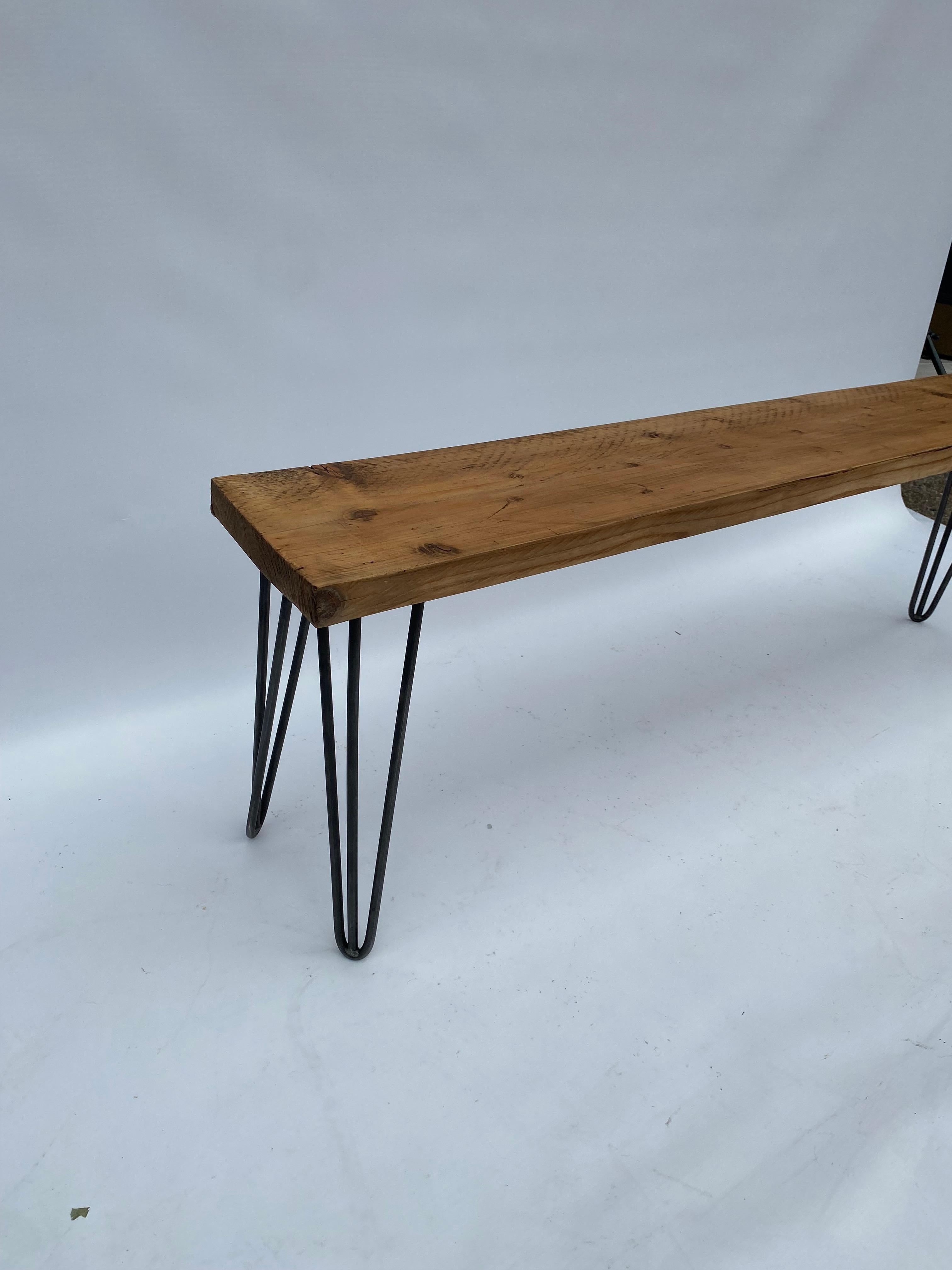 Fin du 20e siècle Banc industriel Pieds en épingle à cheveux Wood Midcentury Modern 1980 garden seat Vintage 1 en vente
