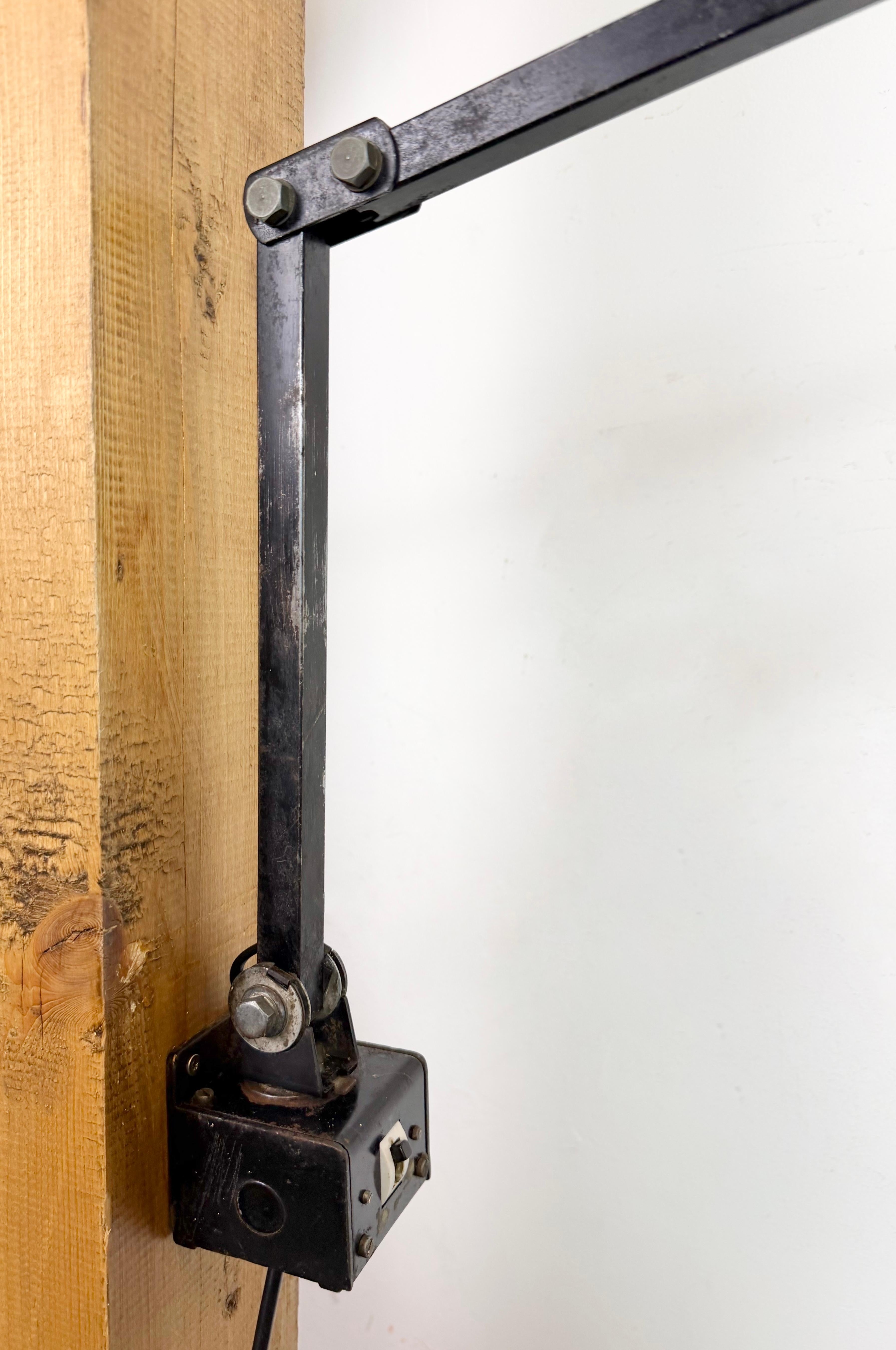 Industrial Black Adjustable Wall Lamp from Memlite, 1960s en venta 8