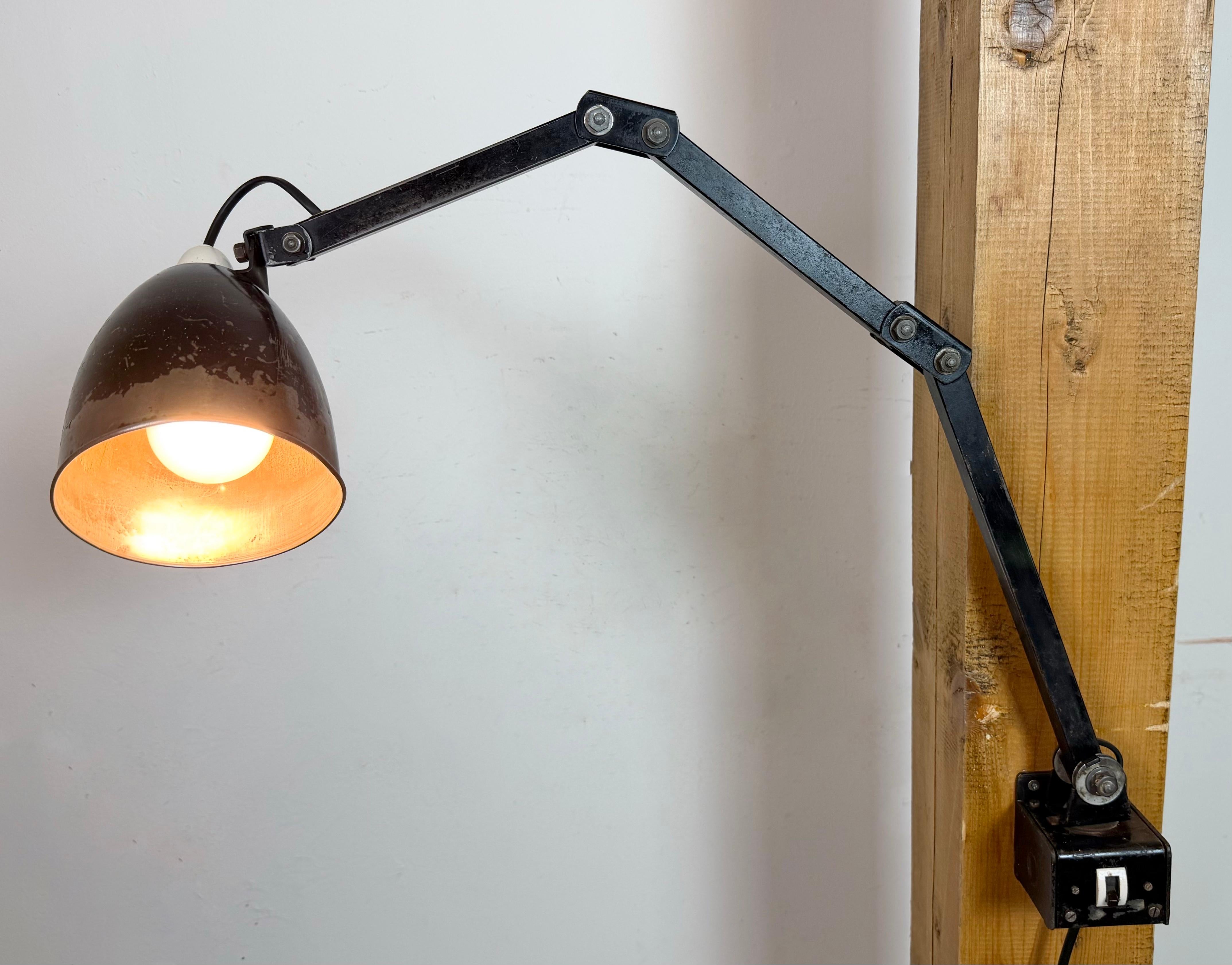 Industrial Black Adjustable Wall Lamp from Memlite, 1960s en venta 11