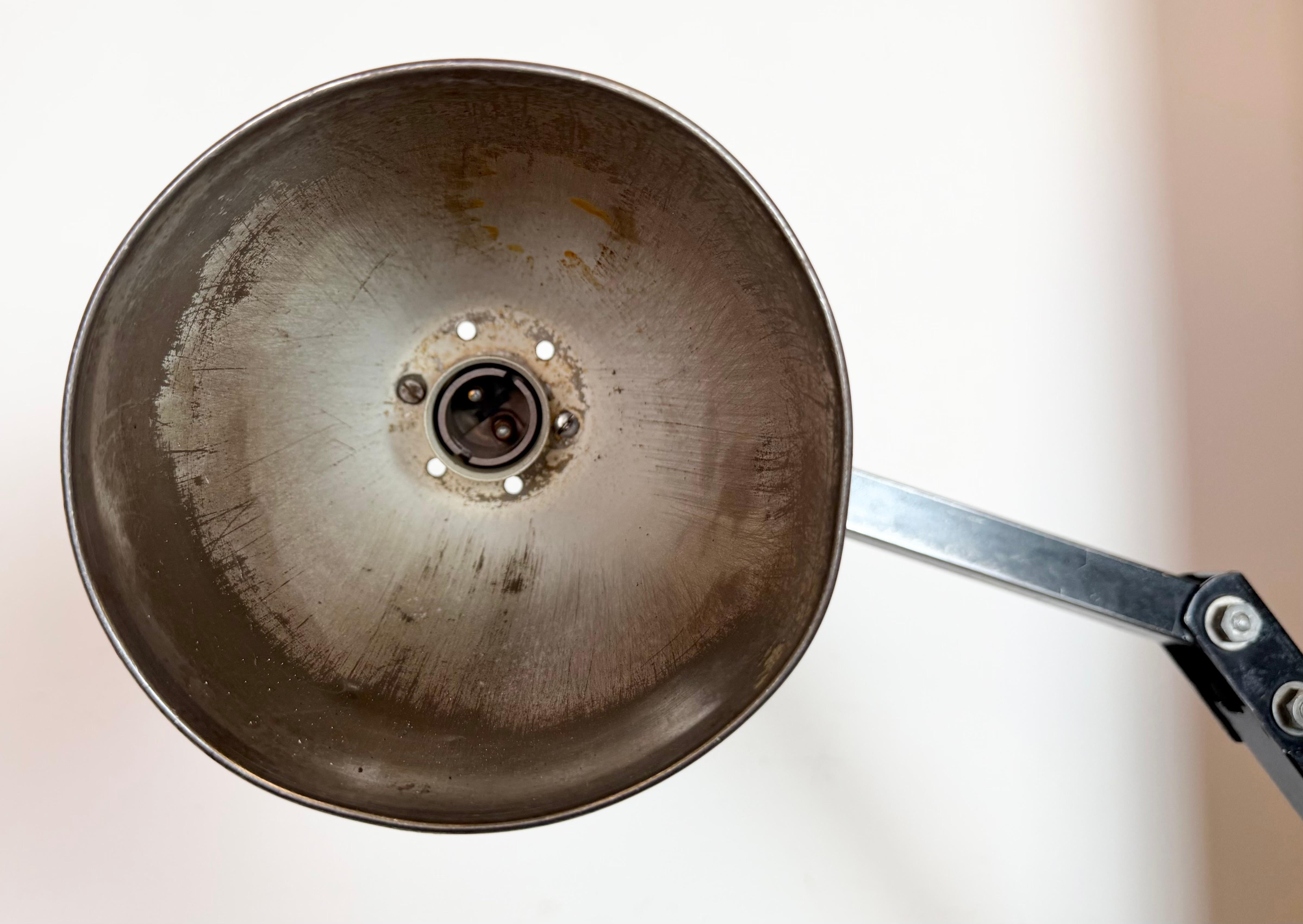 Industrial Black Adjustable Wall Lamp from Memlite, 1960s en venta 2