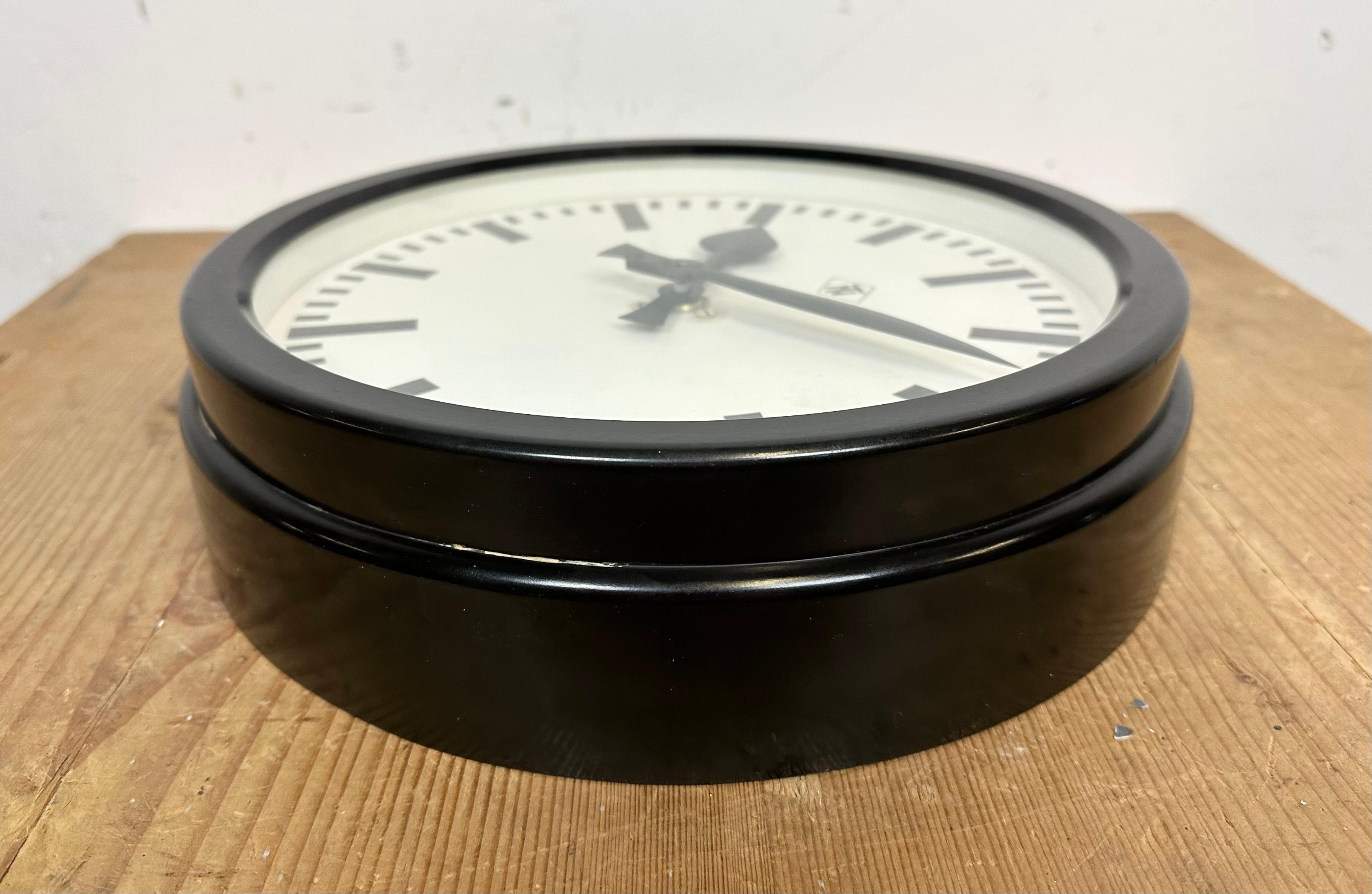 Industrial Black Bakelite Station Wall Clock from TN, 1940s For Sale 5