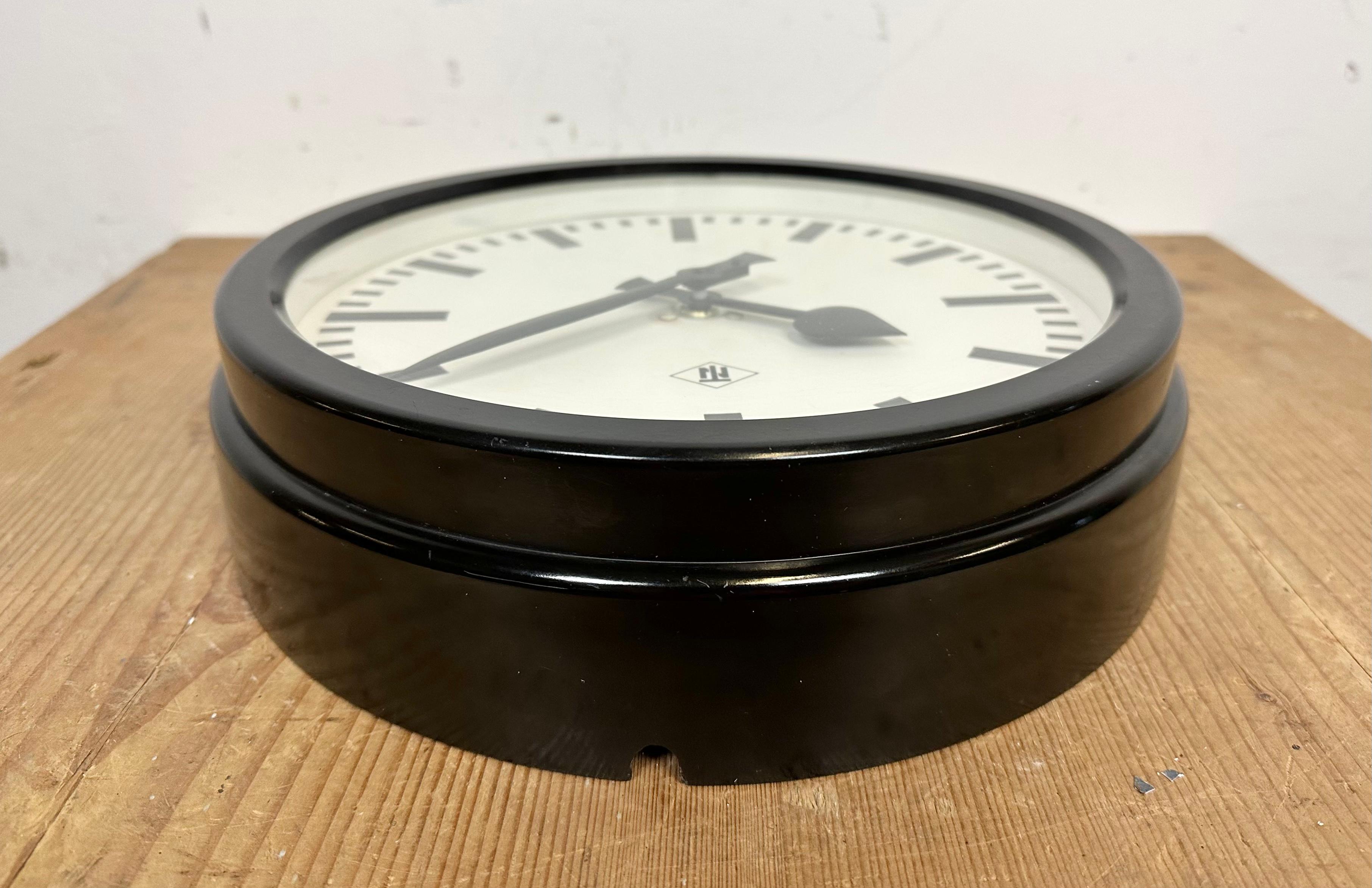 Industrial Black Bakelite Station Wall Clock from TN, 1940s For Sale 6