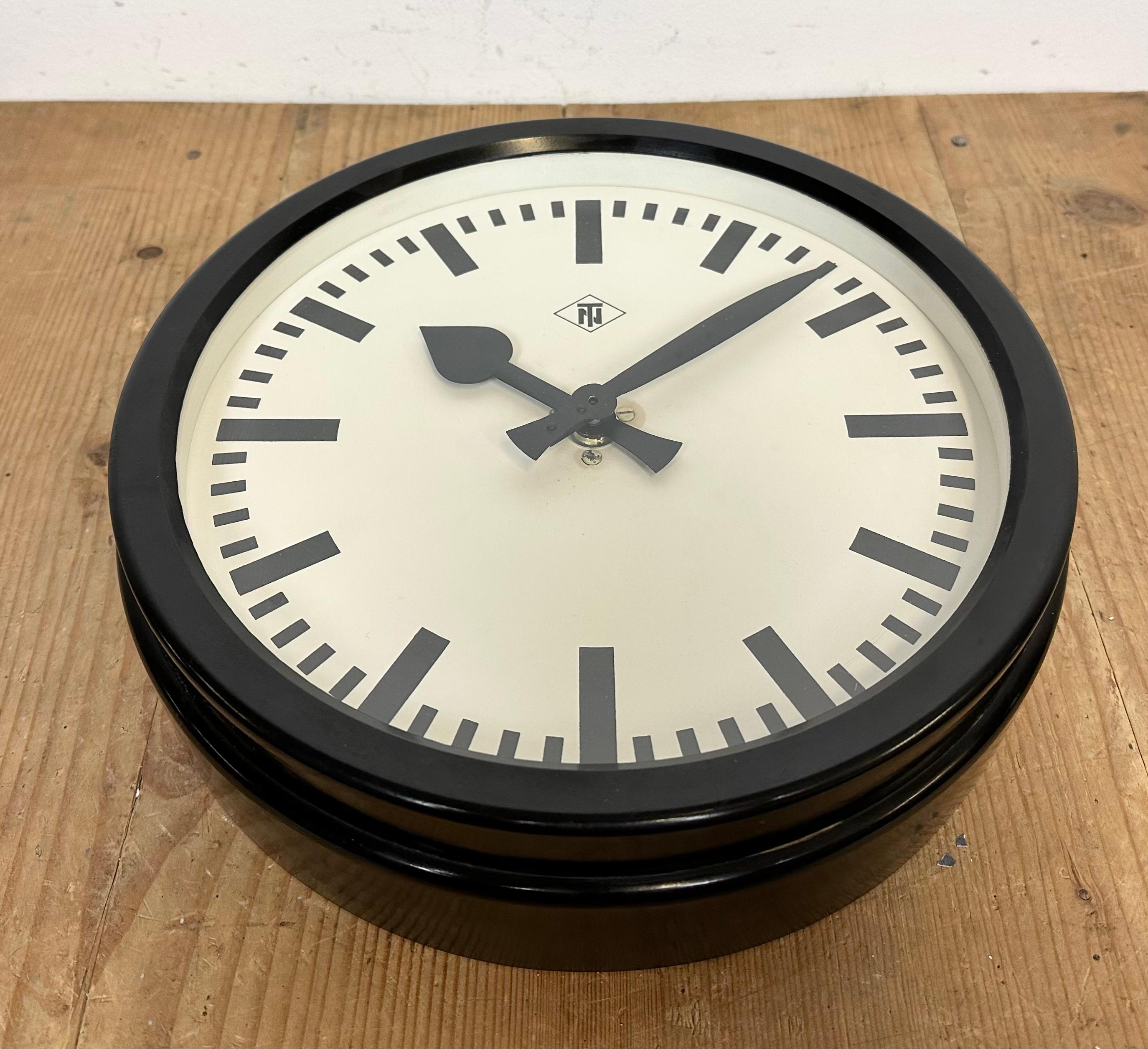 Industrial Black Bakelite Station Wall Clock from TN, 1940s For Sale 2