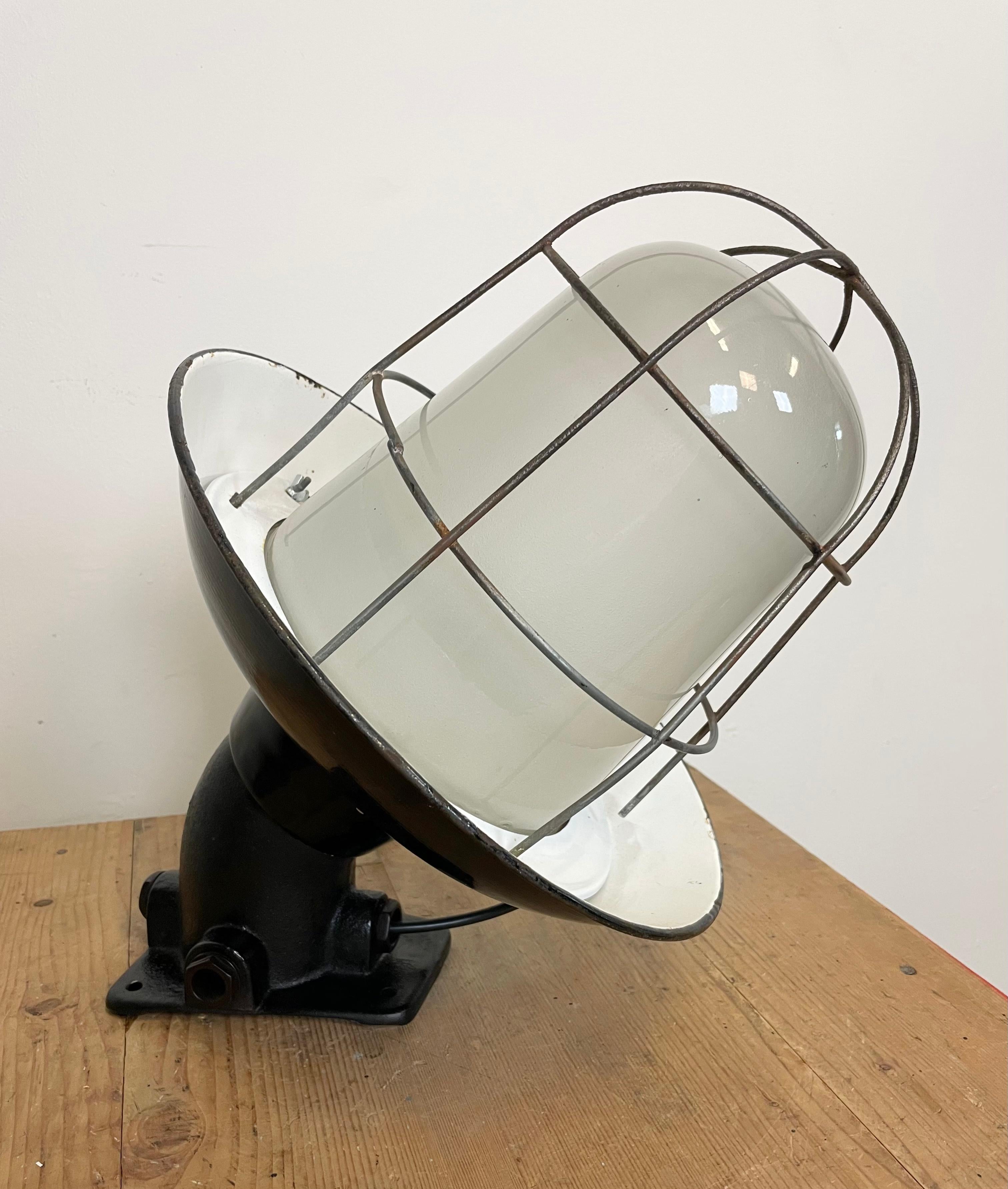 Industrial Black Enamel and Cast Iron Wall Lamp with Iron Grid, 1960s For Sale 7
