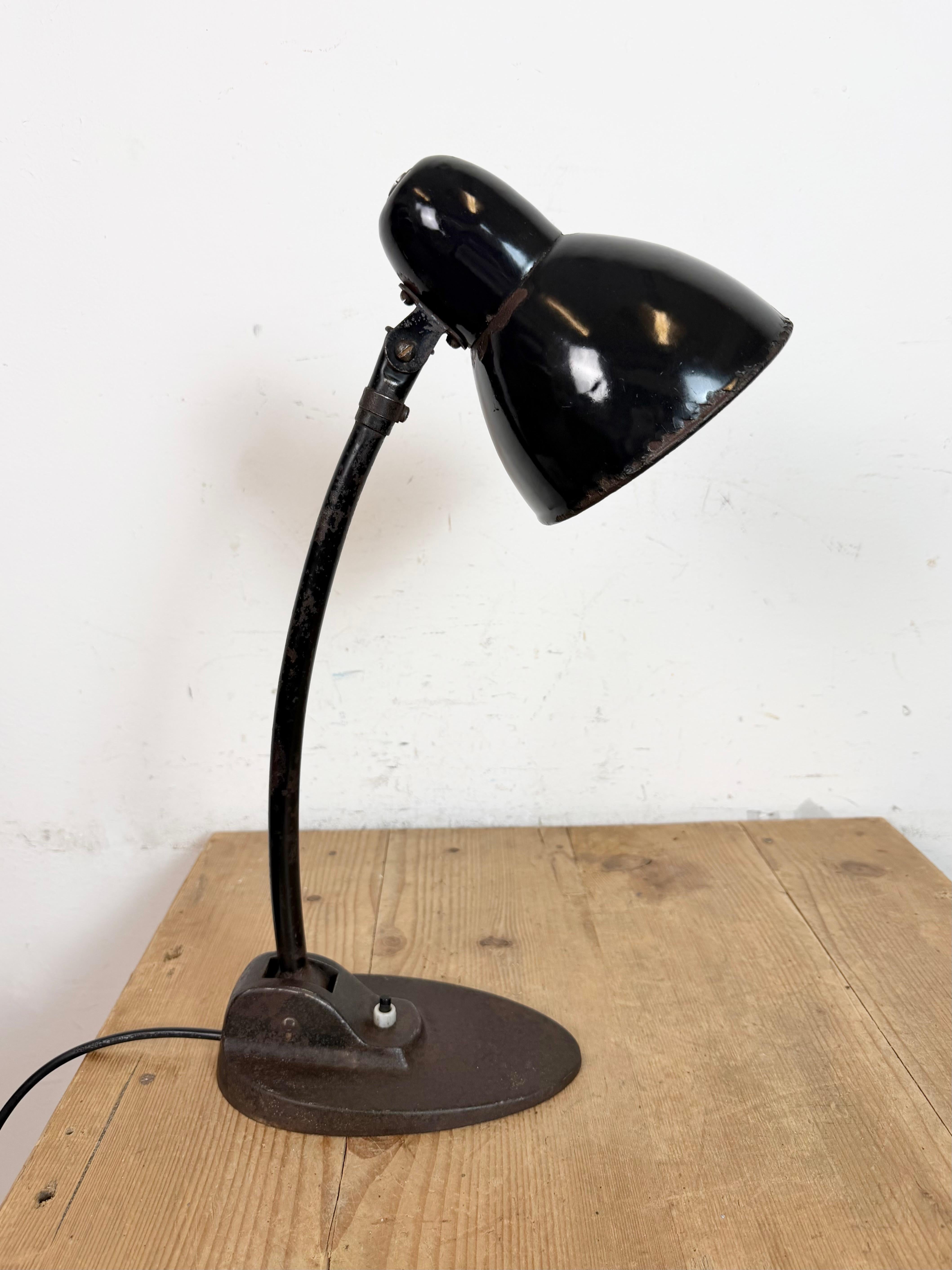 Industrial Black Enamel Bauhaus Desk Lamp, 1930s en venta 4