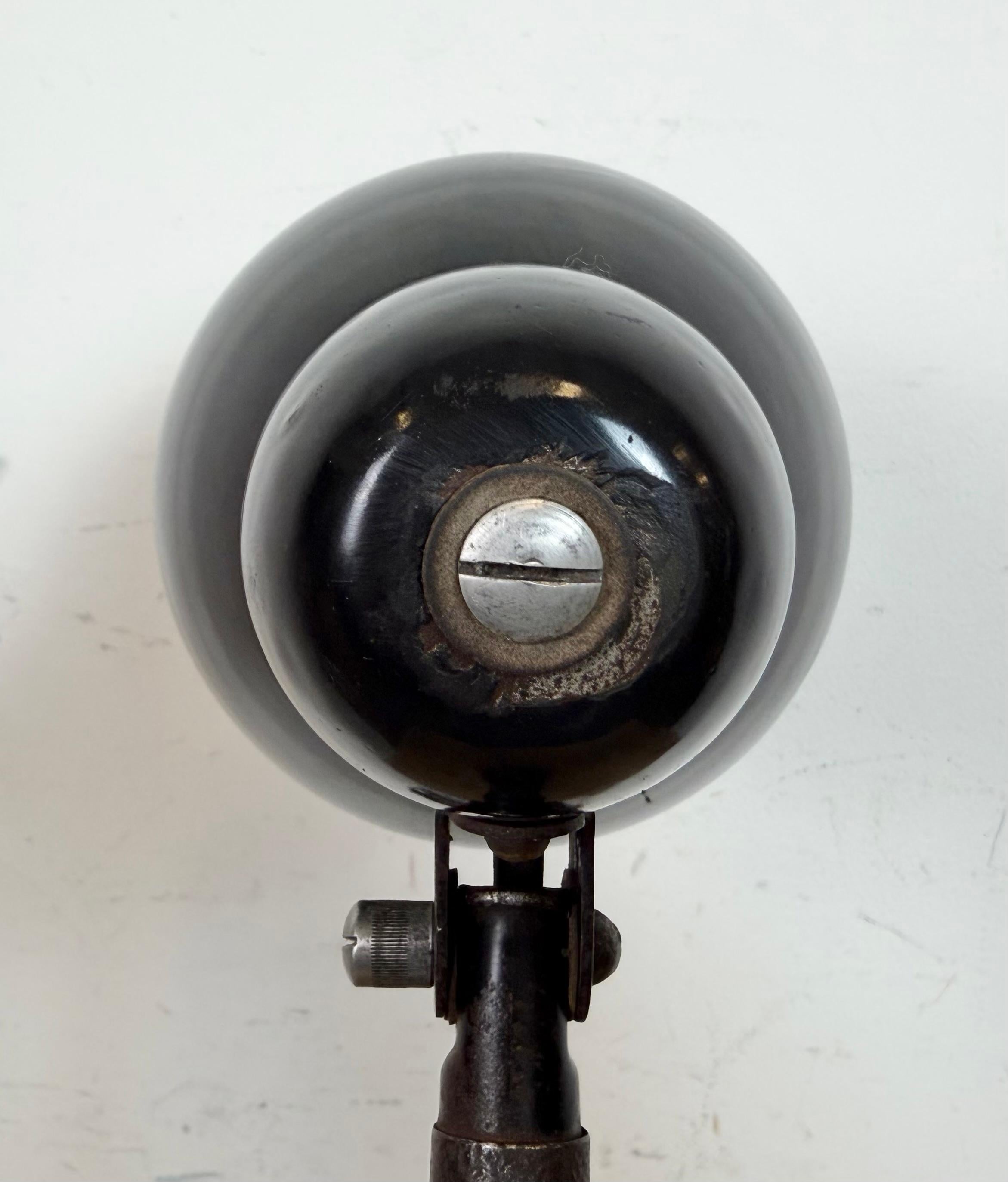 Industrial Black Enamel Bauhaus Desk Lamp, 1930s en venta 9