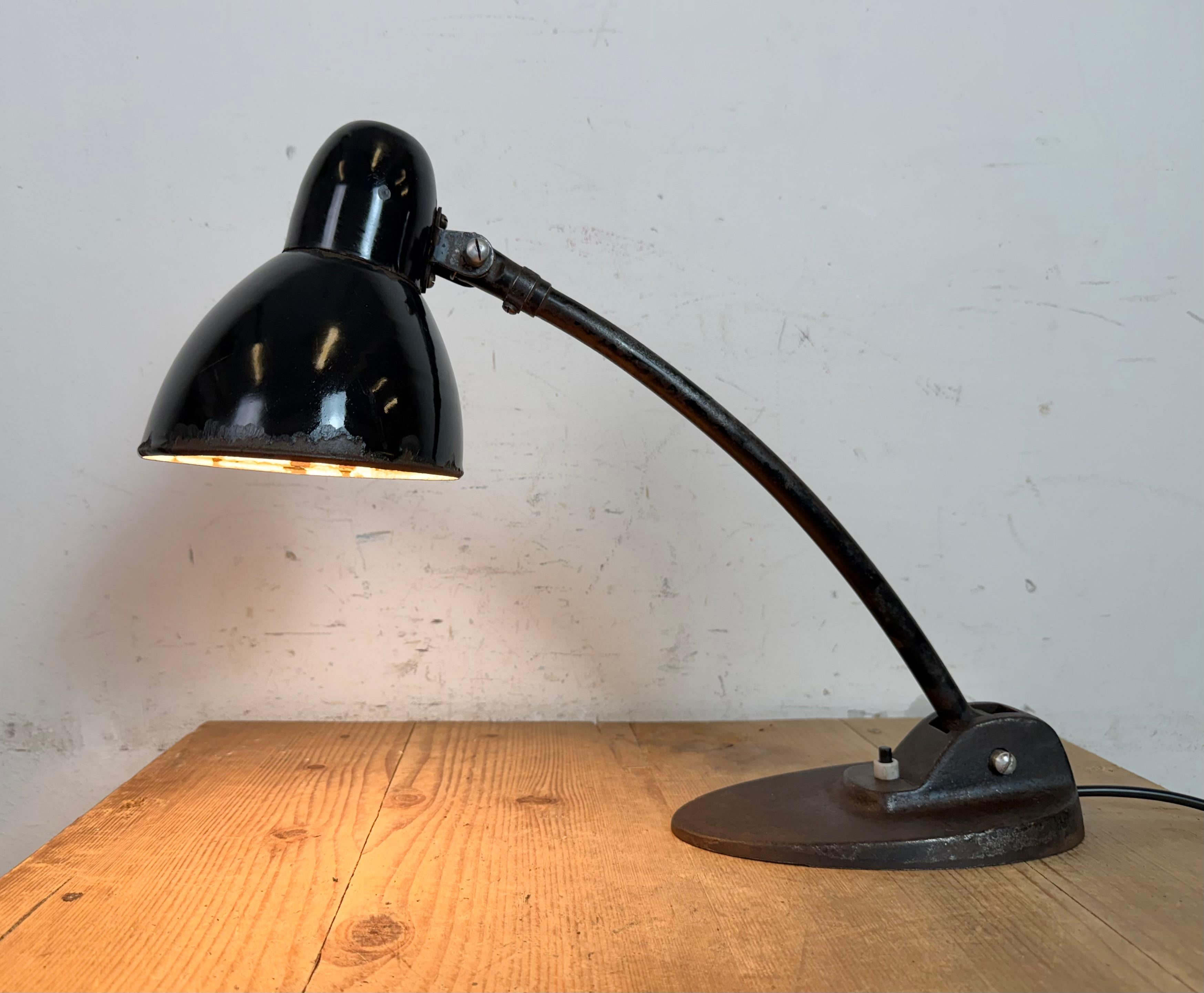 Industrial Black Enamel Bauhaus Desk Lamp, 1930s en venta 12
