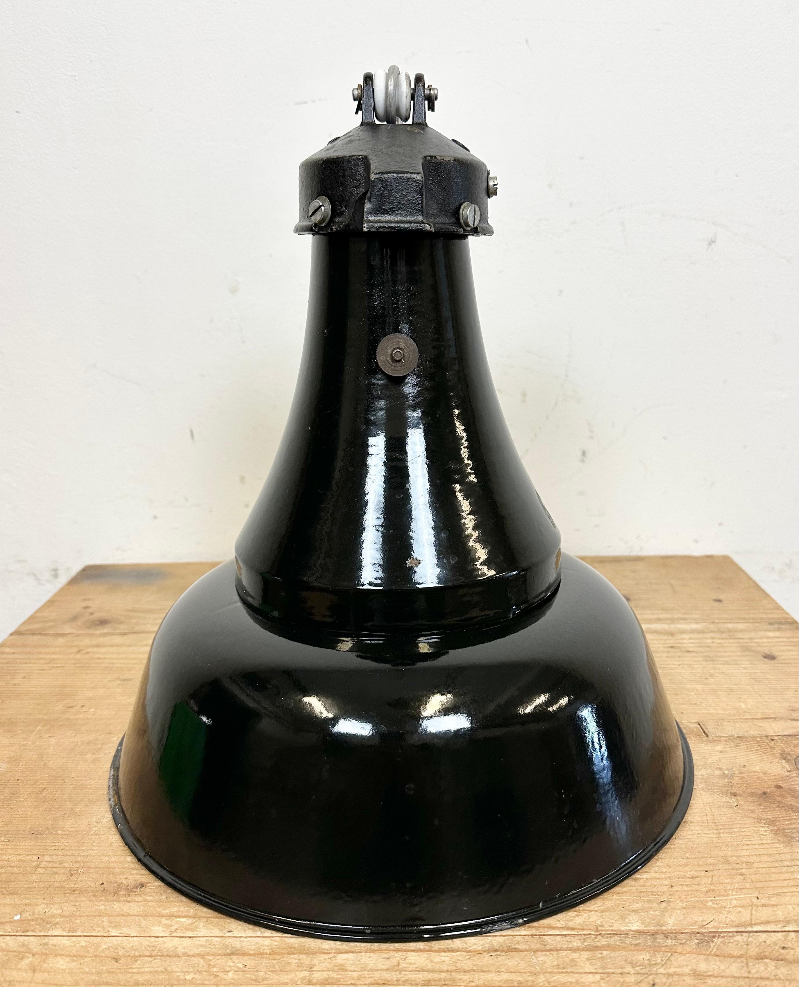 Industrial Black Enamel Bauhaus Pendant Lamp, 1930s For Sale 8