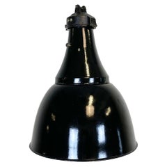 Lámpara colgante industrial Bauhaus de esmalte negro, años 30