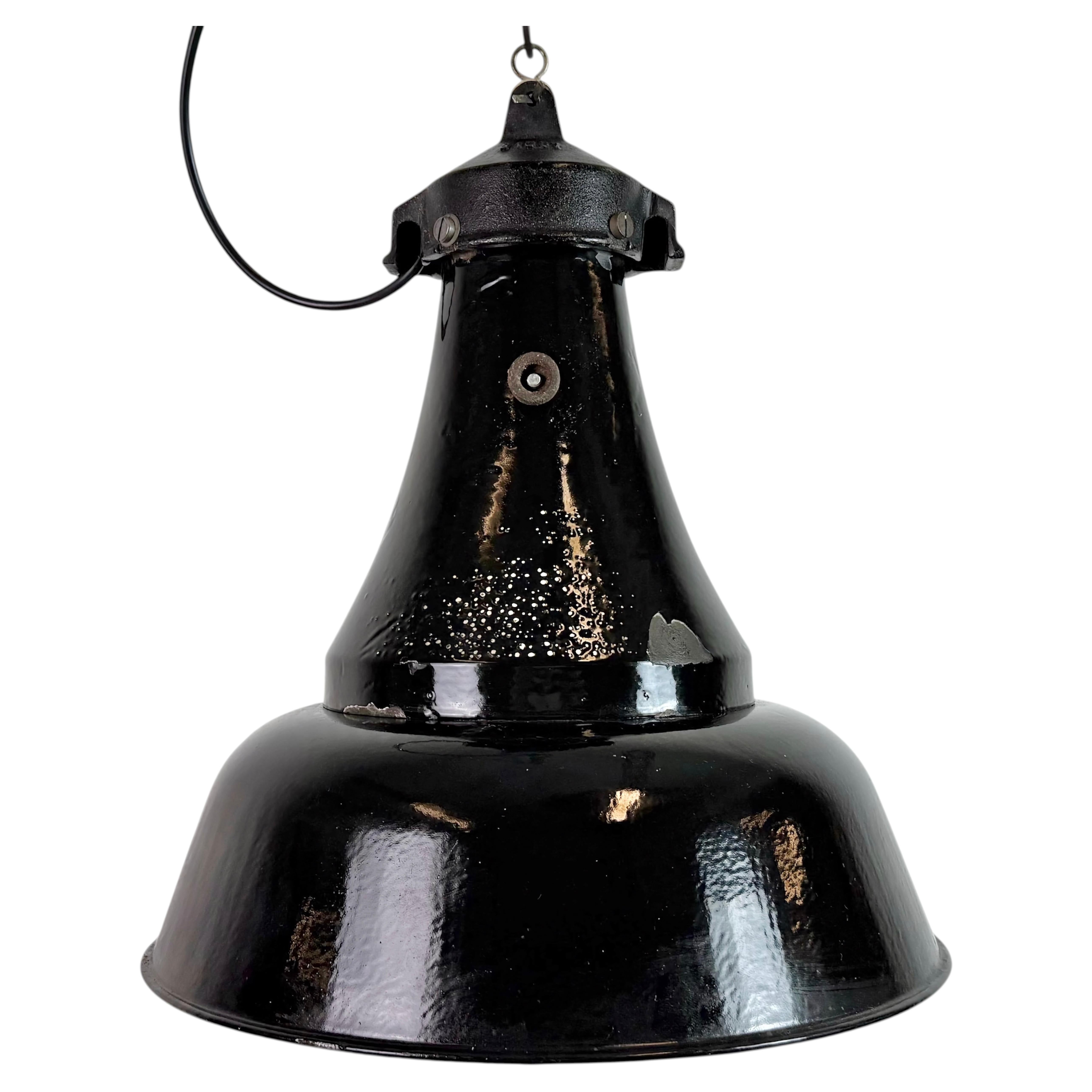Lampada a sospensione industriale Bauhaus con smalto nero, anni '30