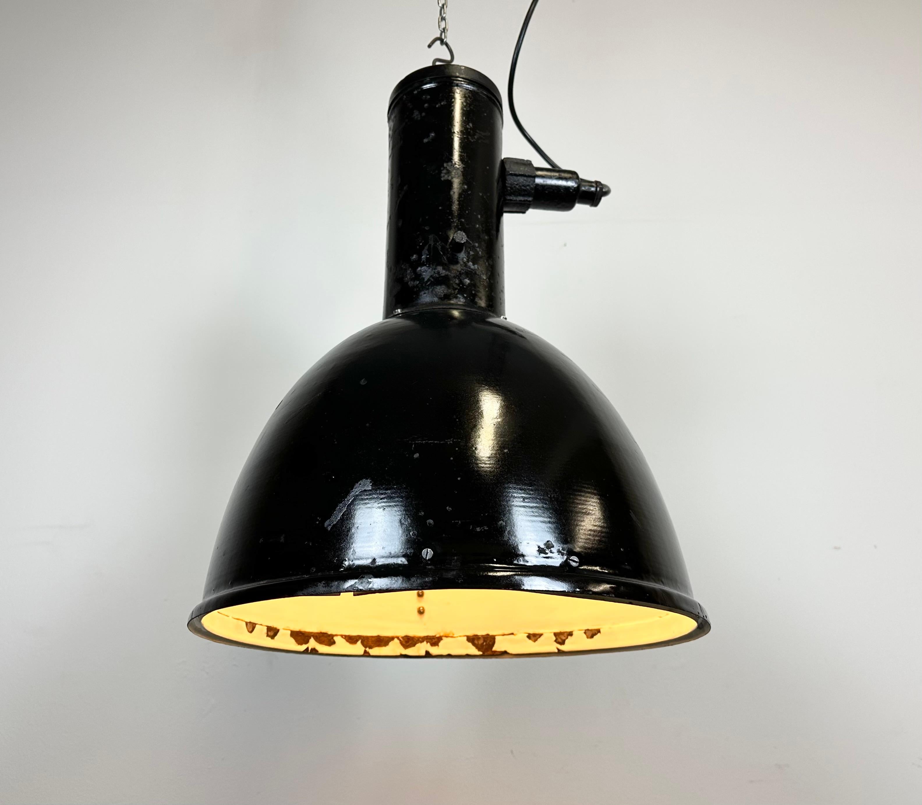 Industrial Black Enamel Factory Hanging Lamp, 1950s For Sale 6