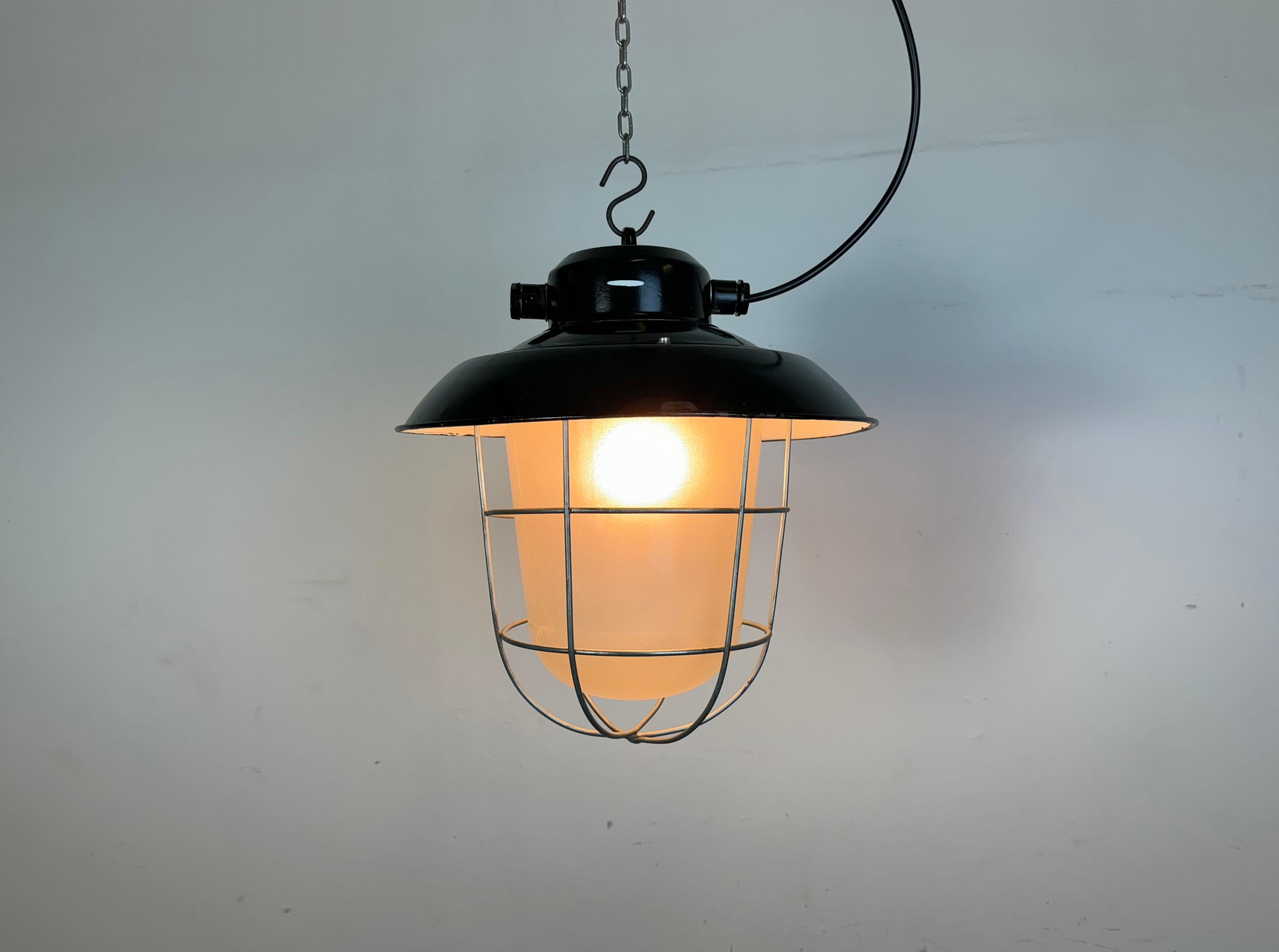 Industrial Black Enamel Factory Hanging Lamp, 1960s For Sale 7