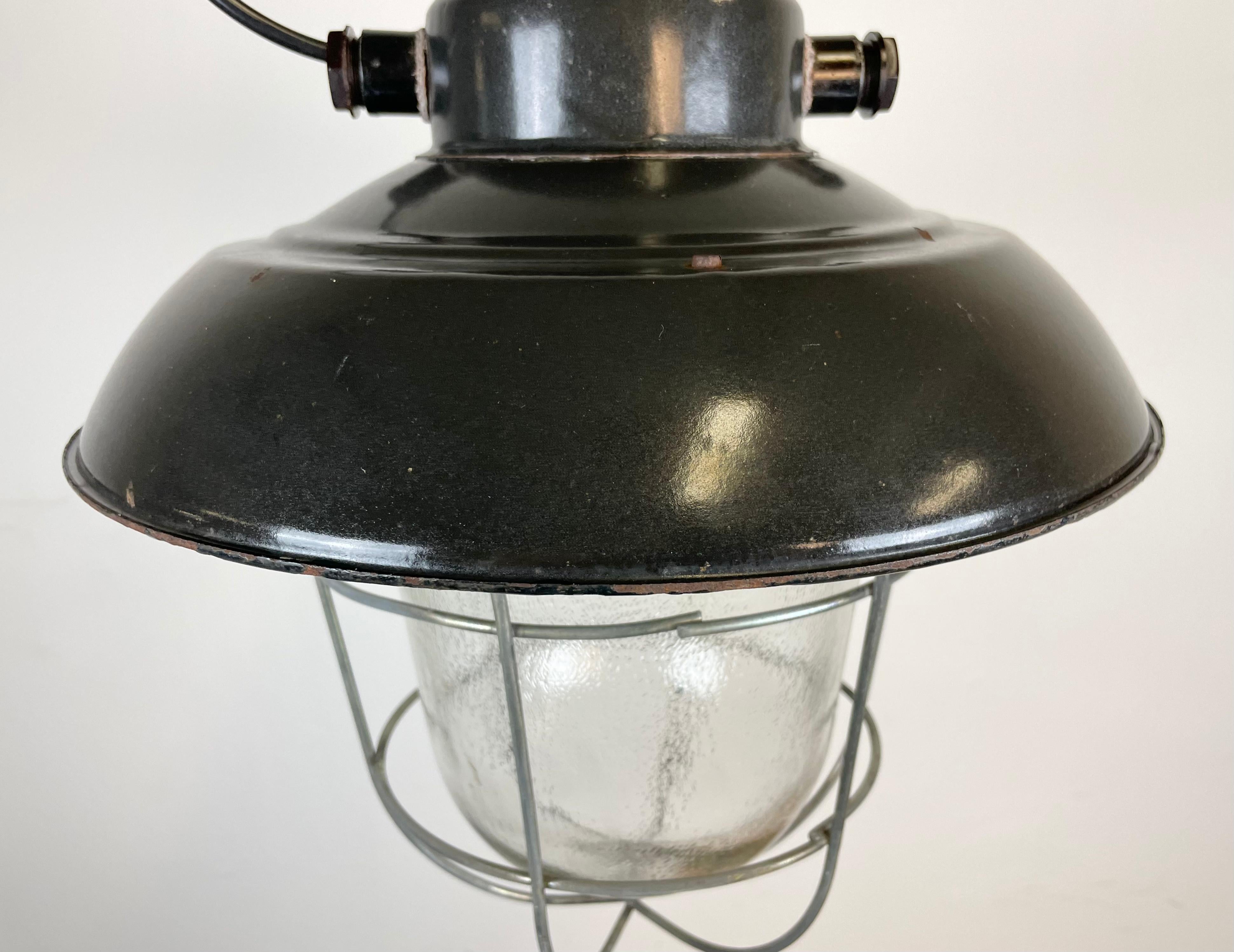 Industrial Black Enamel Factory Hanging Lamp, 1960s For Sale 1