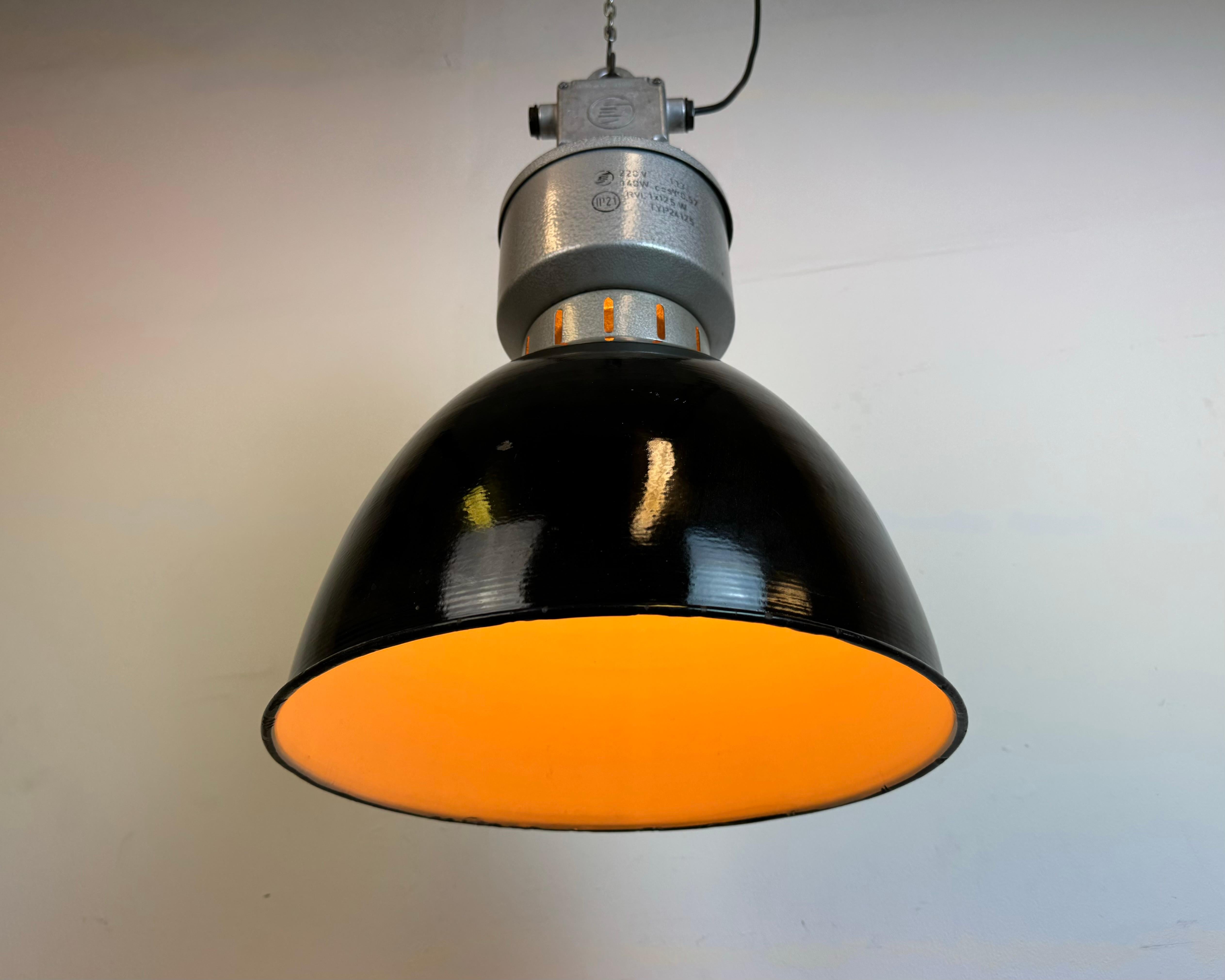 Industrial Black Enamel Factory Lamp from Elektrosvit, 1960s For Sale 3