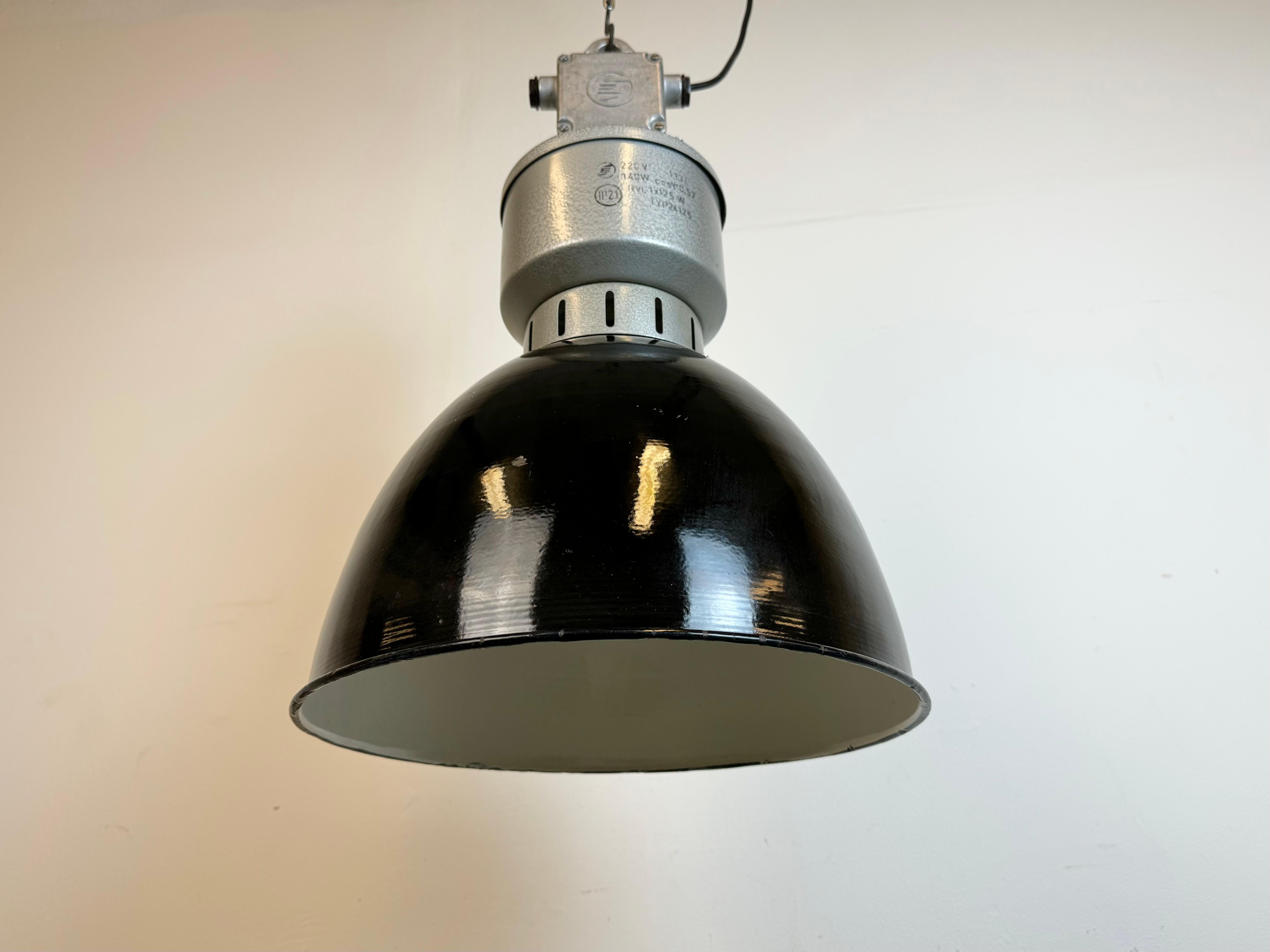 Industrial Black Enamel Factory Lamp from Elektrosvit, 1960s For Sale 7