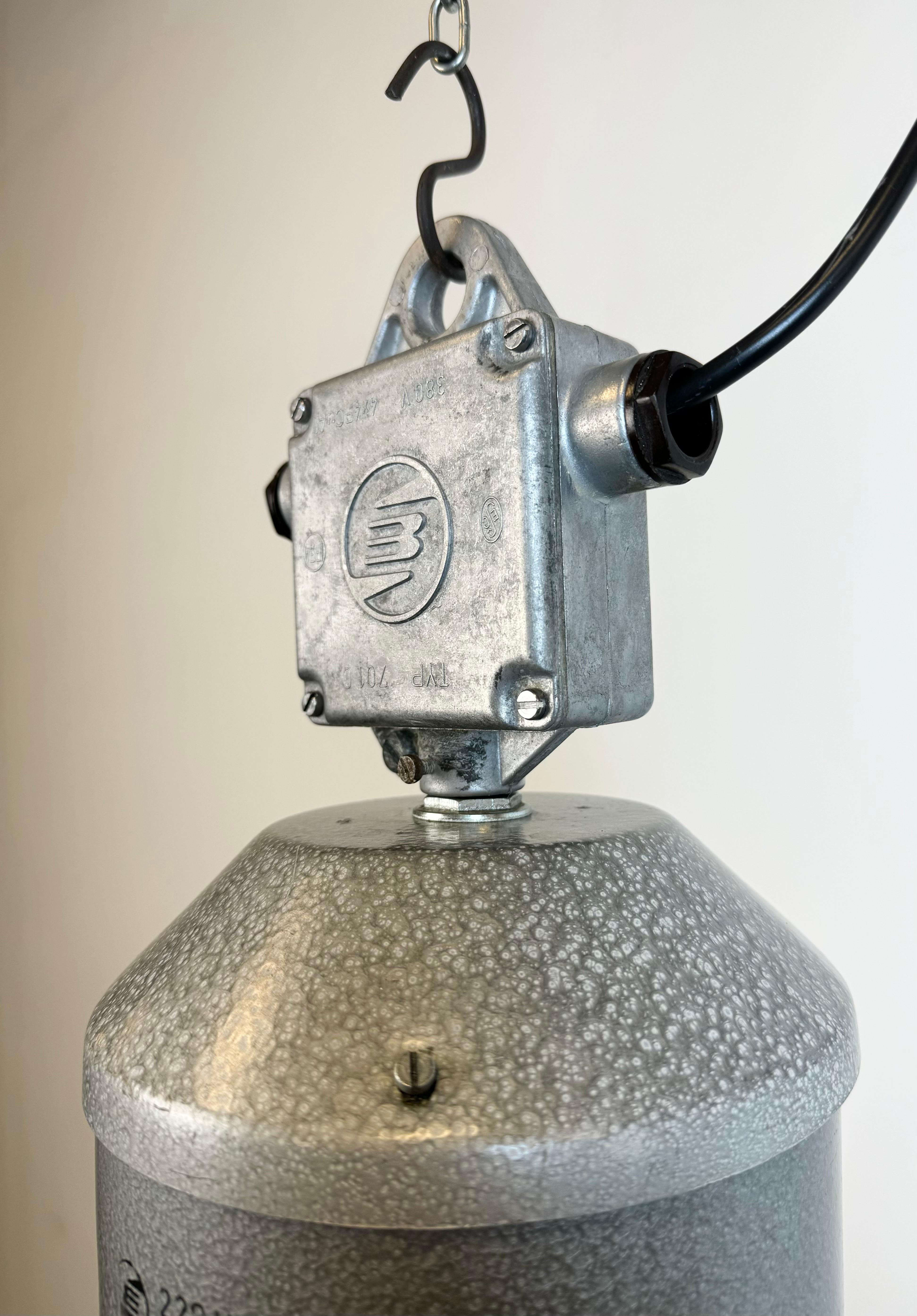 Industrial Black Enamel Factory Lamp from Elektrosvit, 1960s For Sale 1