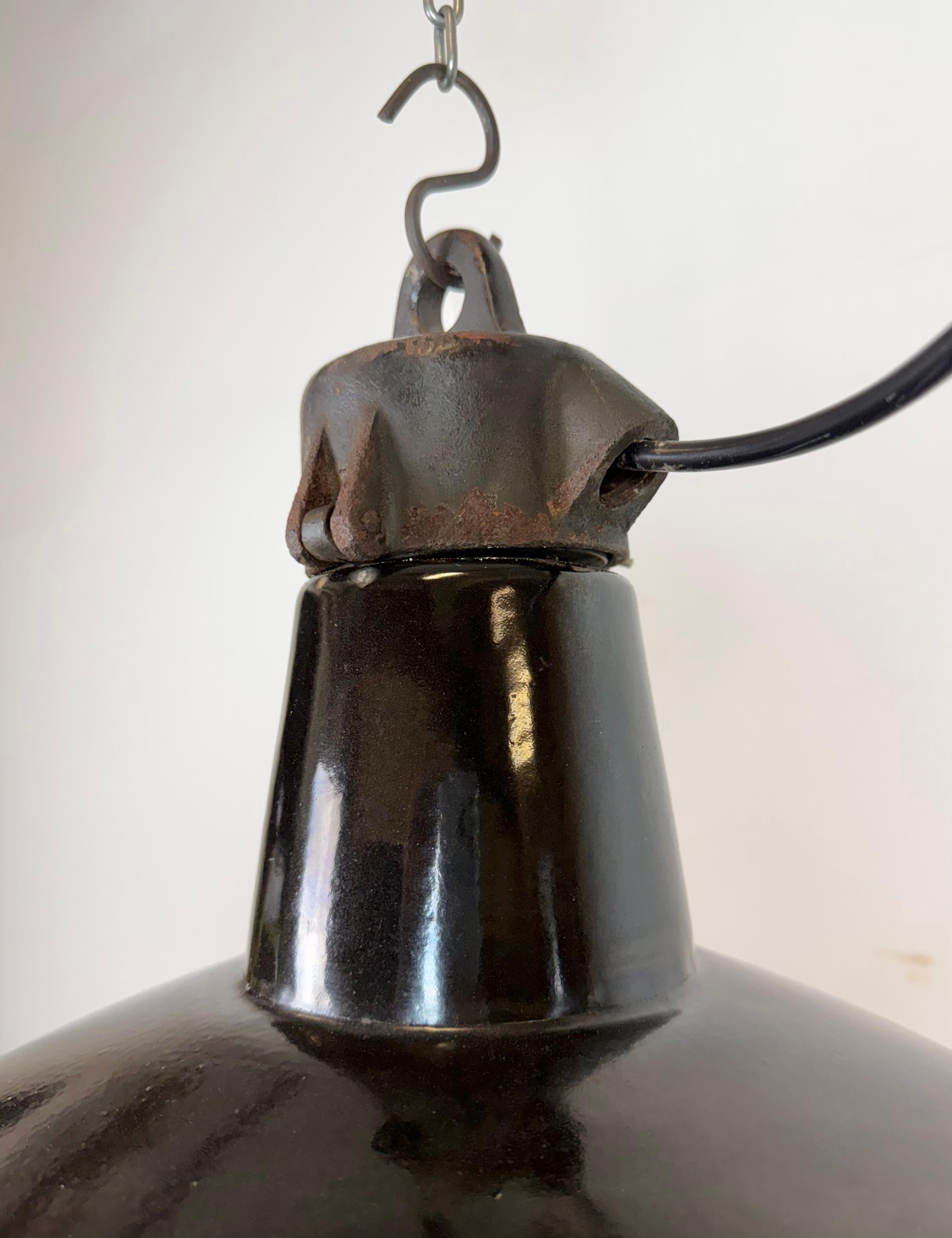 Industrial Black Enamel Factory Lamp with Cast Iron Top, 1950s For Sale 7