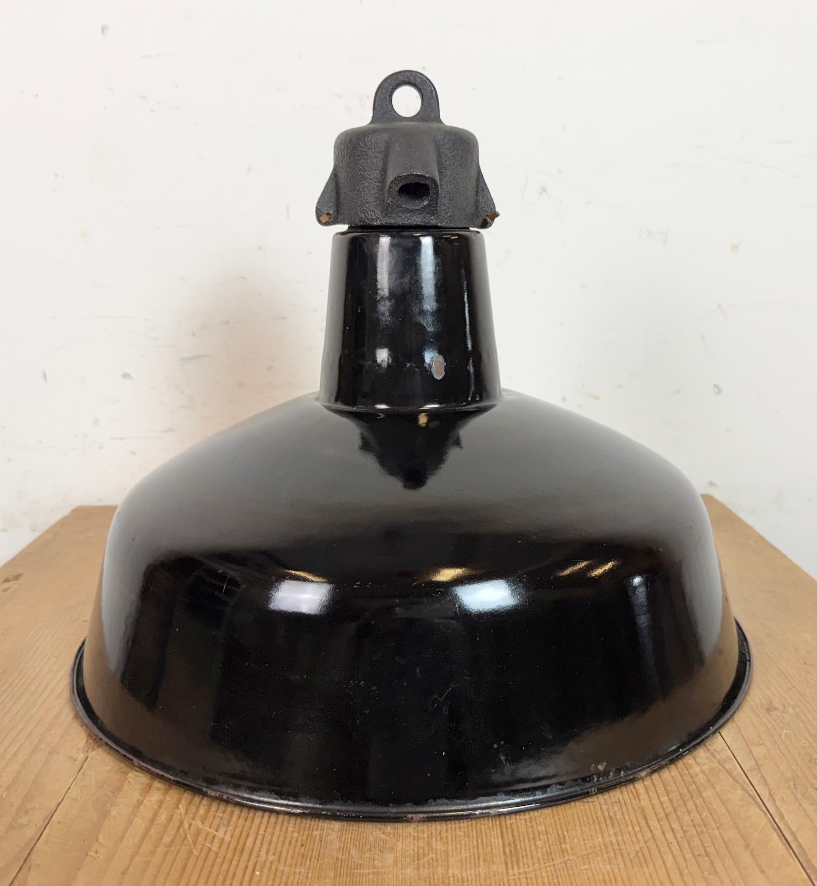 Industrial Black Enamel Factory Lamp with Cast Iron Top, 1950s For Sale 9