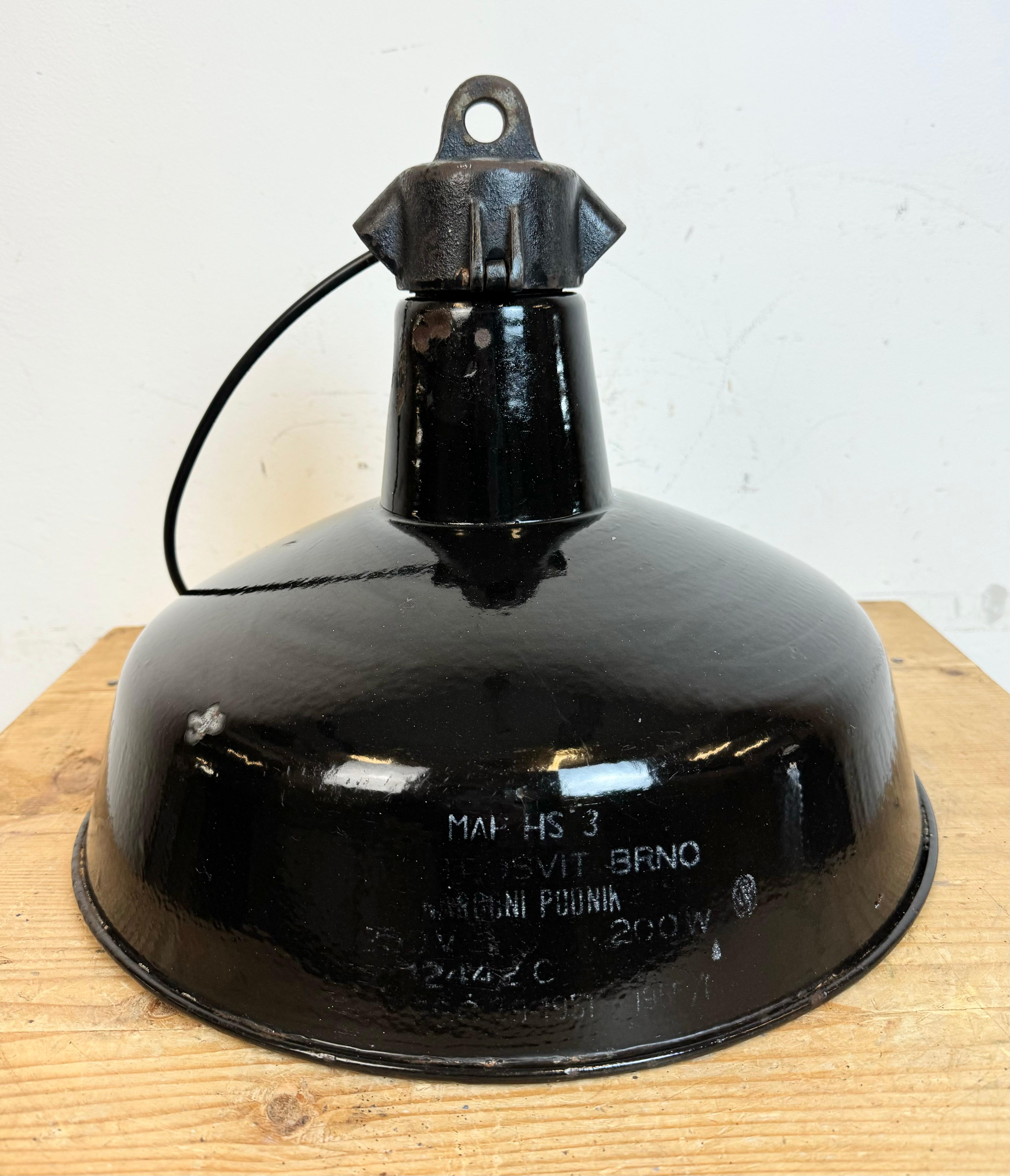 Industrial Black Enamel Factory Lamp with Cast Iron Top, 1950s For Sale 10