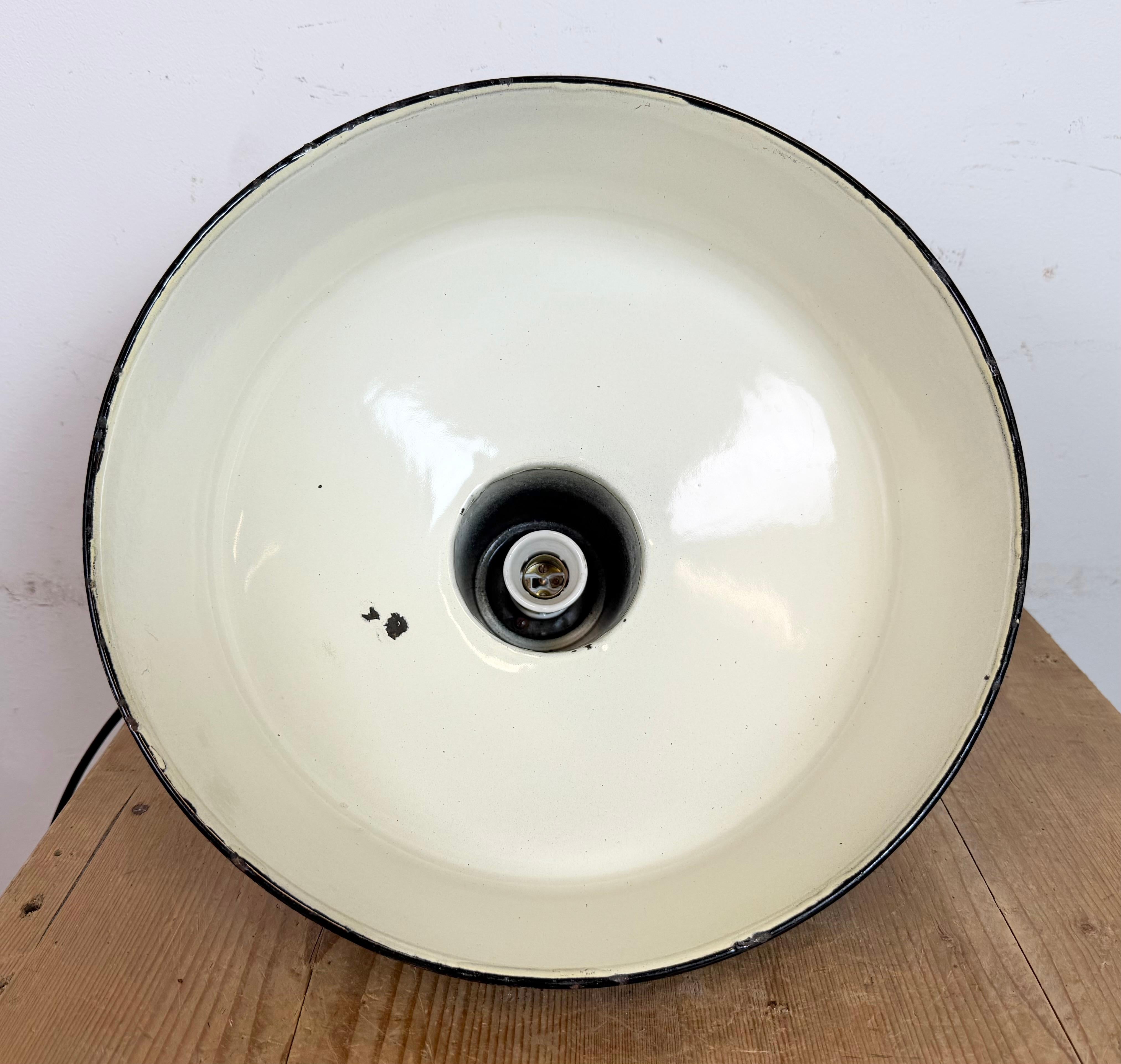 Industrial Black Enamel Factory Lamp with Cast Iron Top, 1950s For Sale 12