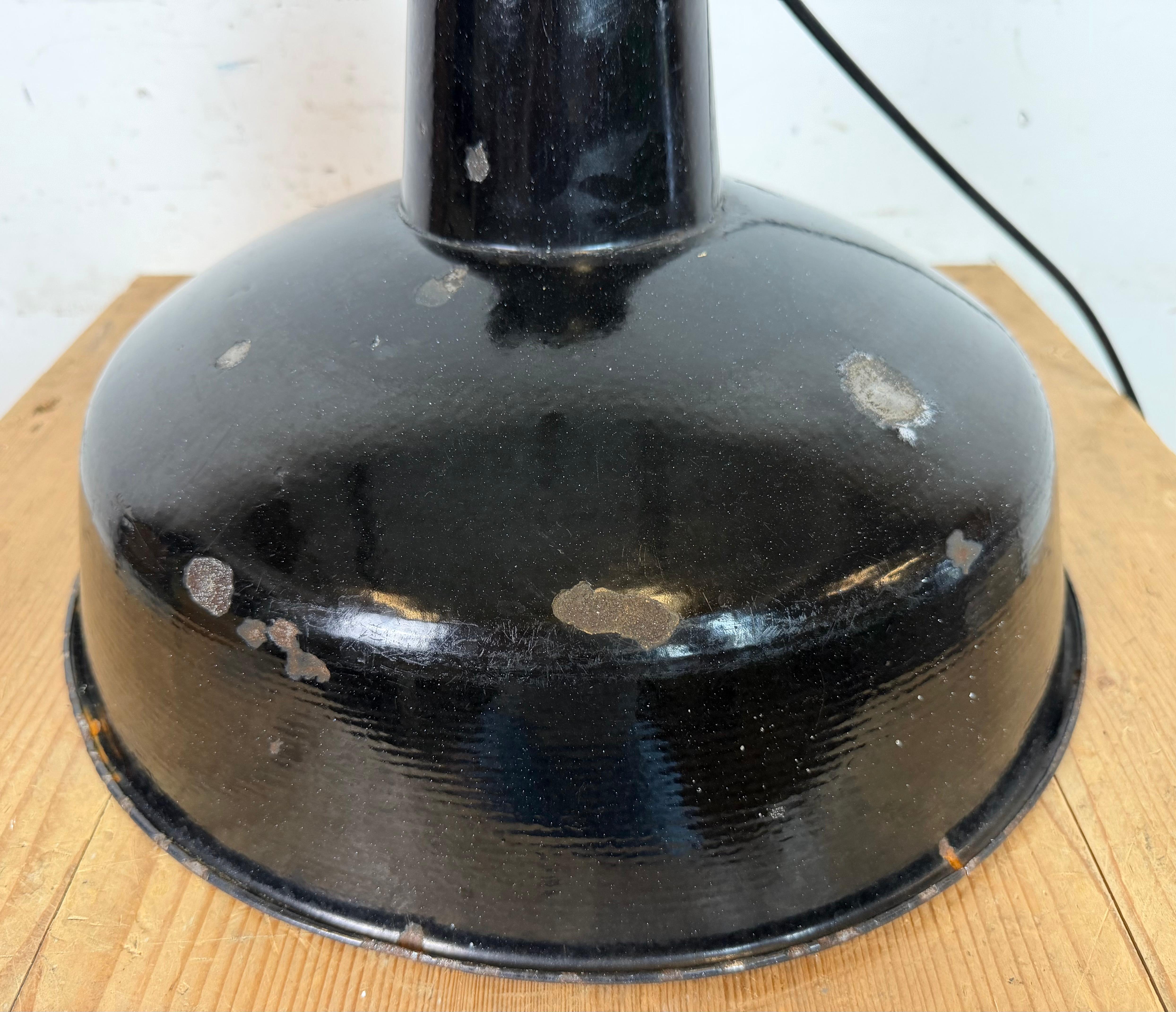 Industrial Black Enamel Factory Lamp with Cast Iron Top, 1950s For Sale 14