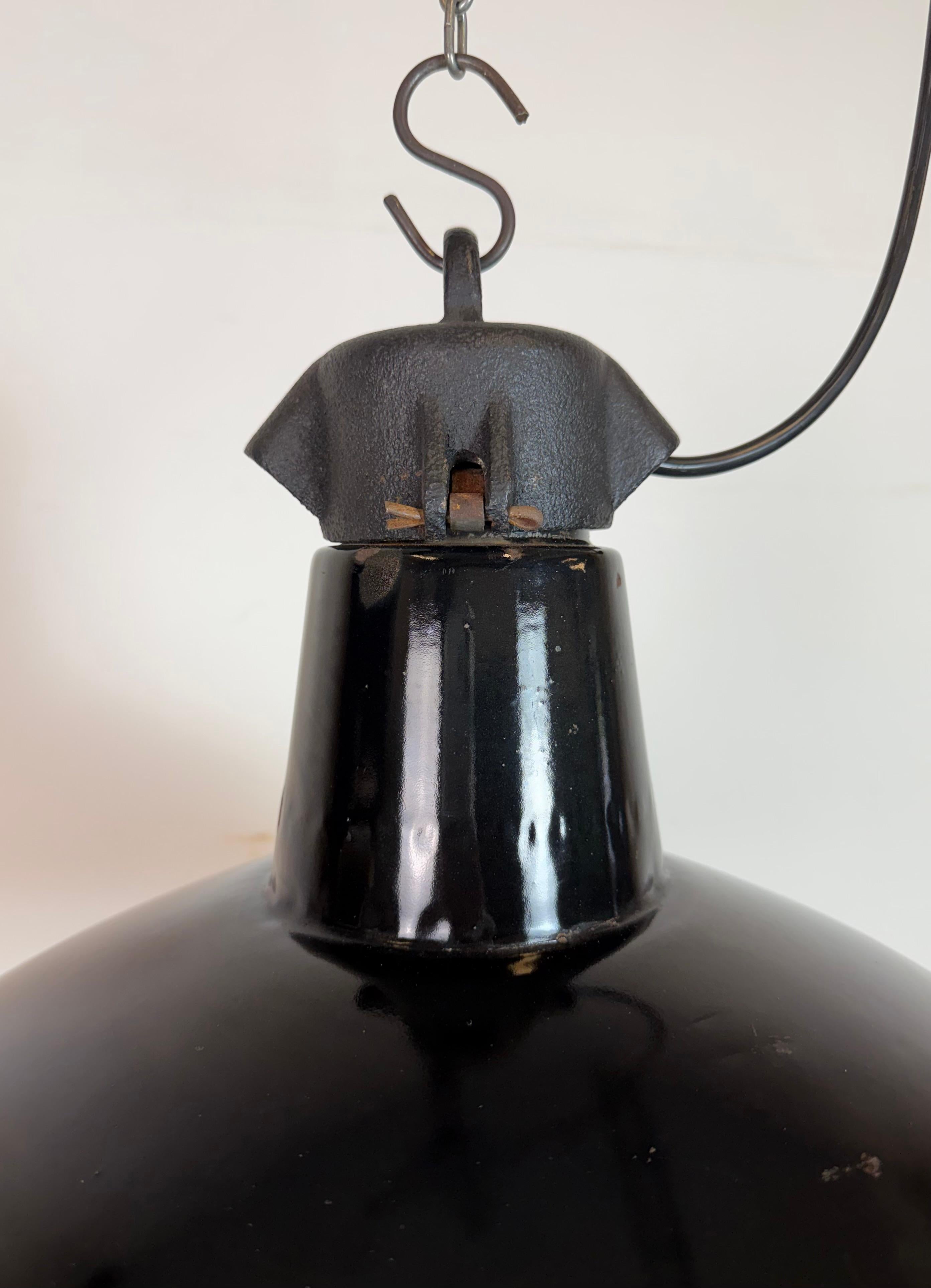 Industrial Black Enamel Factory Lamp with Cast Iron Top, 1950s In Good Condition For Sale In Kojetice, CZ