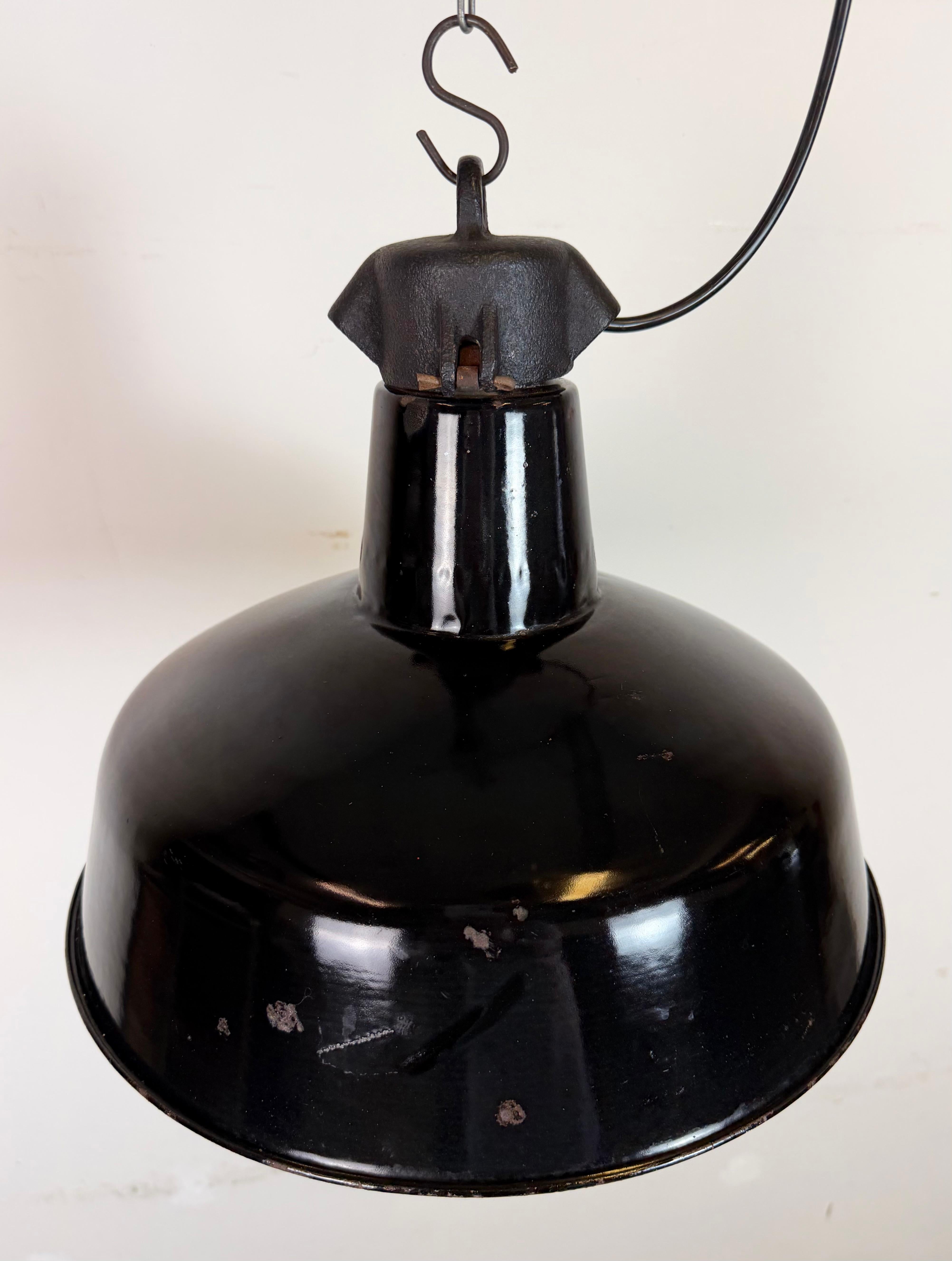 Industrial Black Enamel Factory Lamp with Cast Iron Top, 1950s For Sale 2