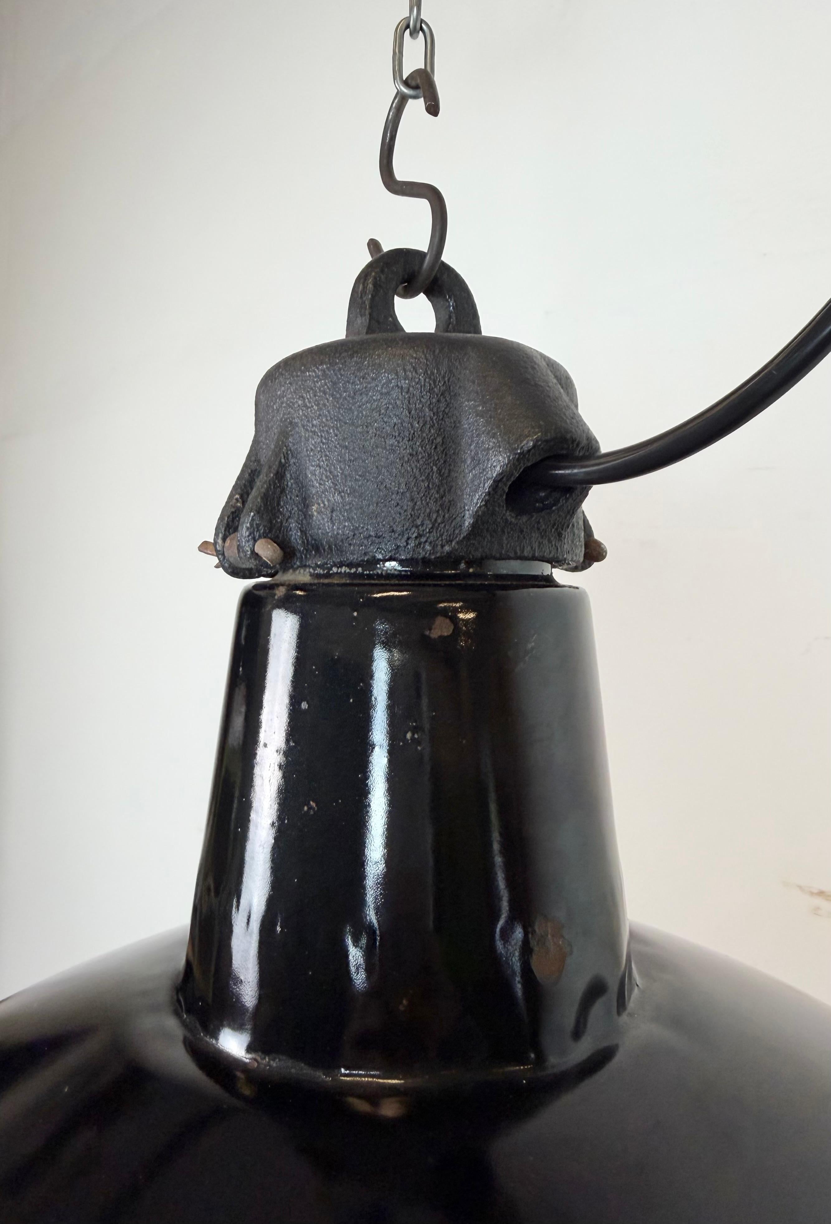 Industrial Black Enamel Factory Lamp with Cast Iron Top, 1950s For Sale 3