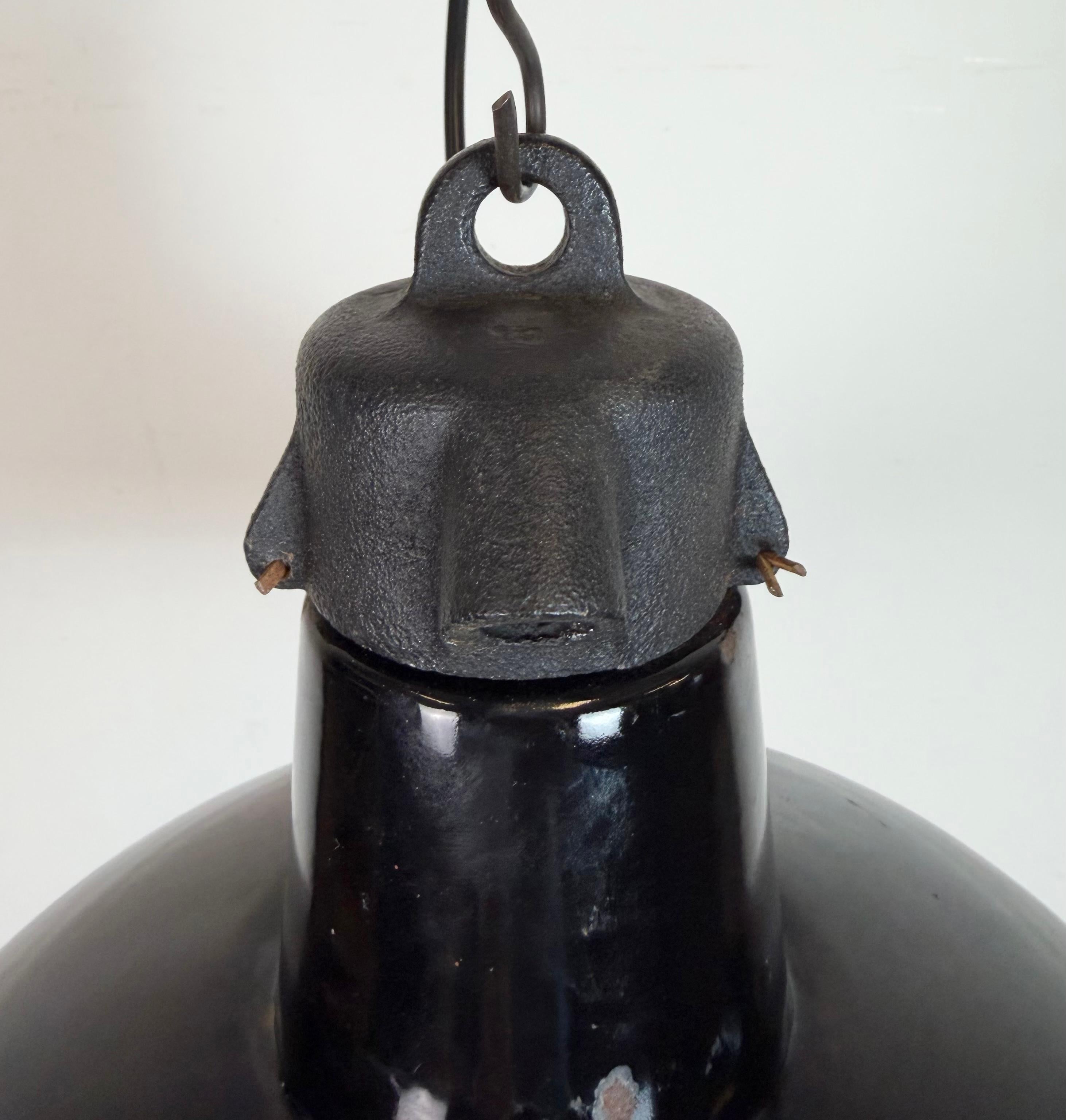 Industrial Black Enamel Factory Lamp with Cast Iron Top, 1950s For Sale 4