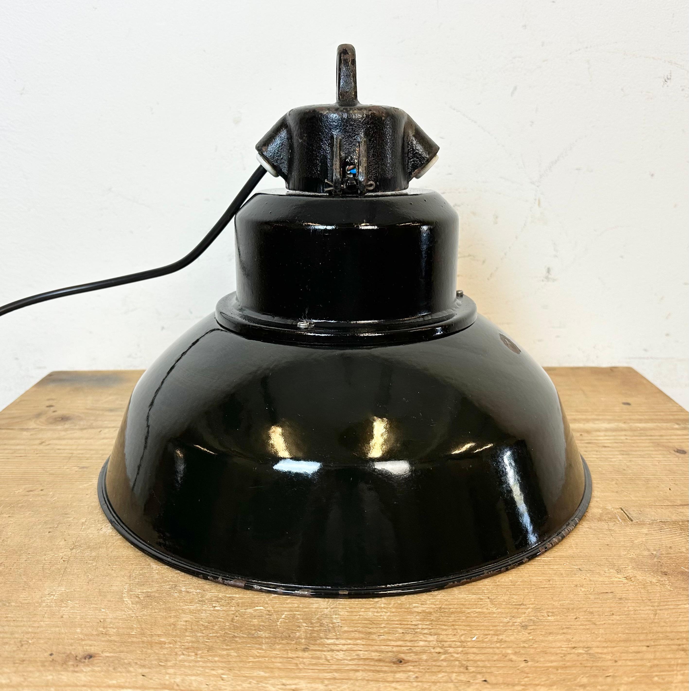 Industrial Black Enamel Factory Lamp with Cast Iron Top, 1960s For Sale 9