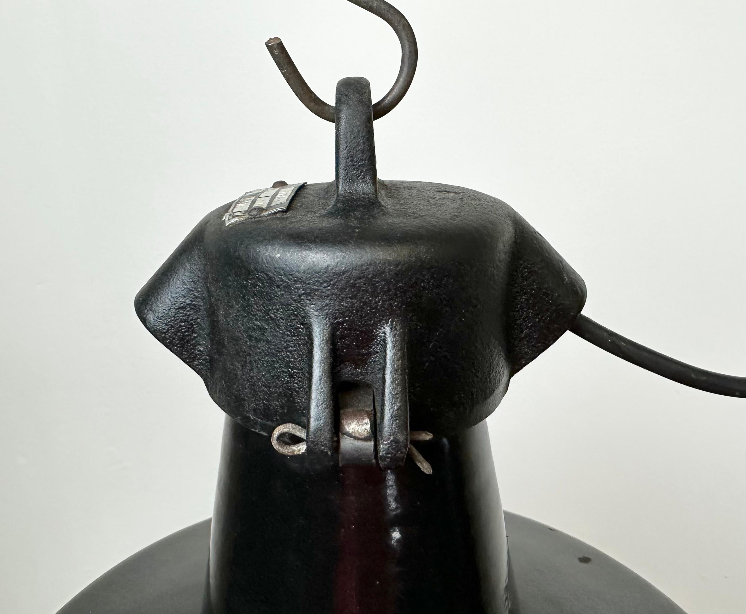 Industrial Black Enamel Factory Lamp with Cast Iron Top, 1960s For Sale 1