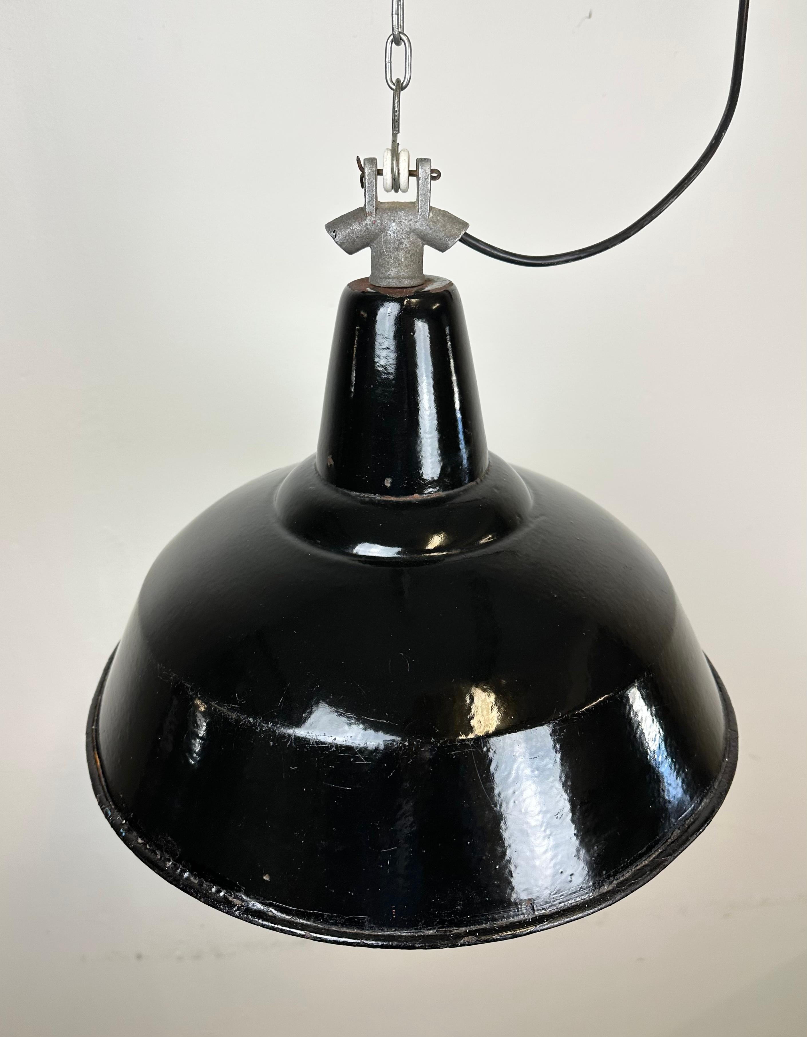 Industrial Black Enamel Factory Lamp with Cast Iron Top, 1960s For Sale 2