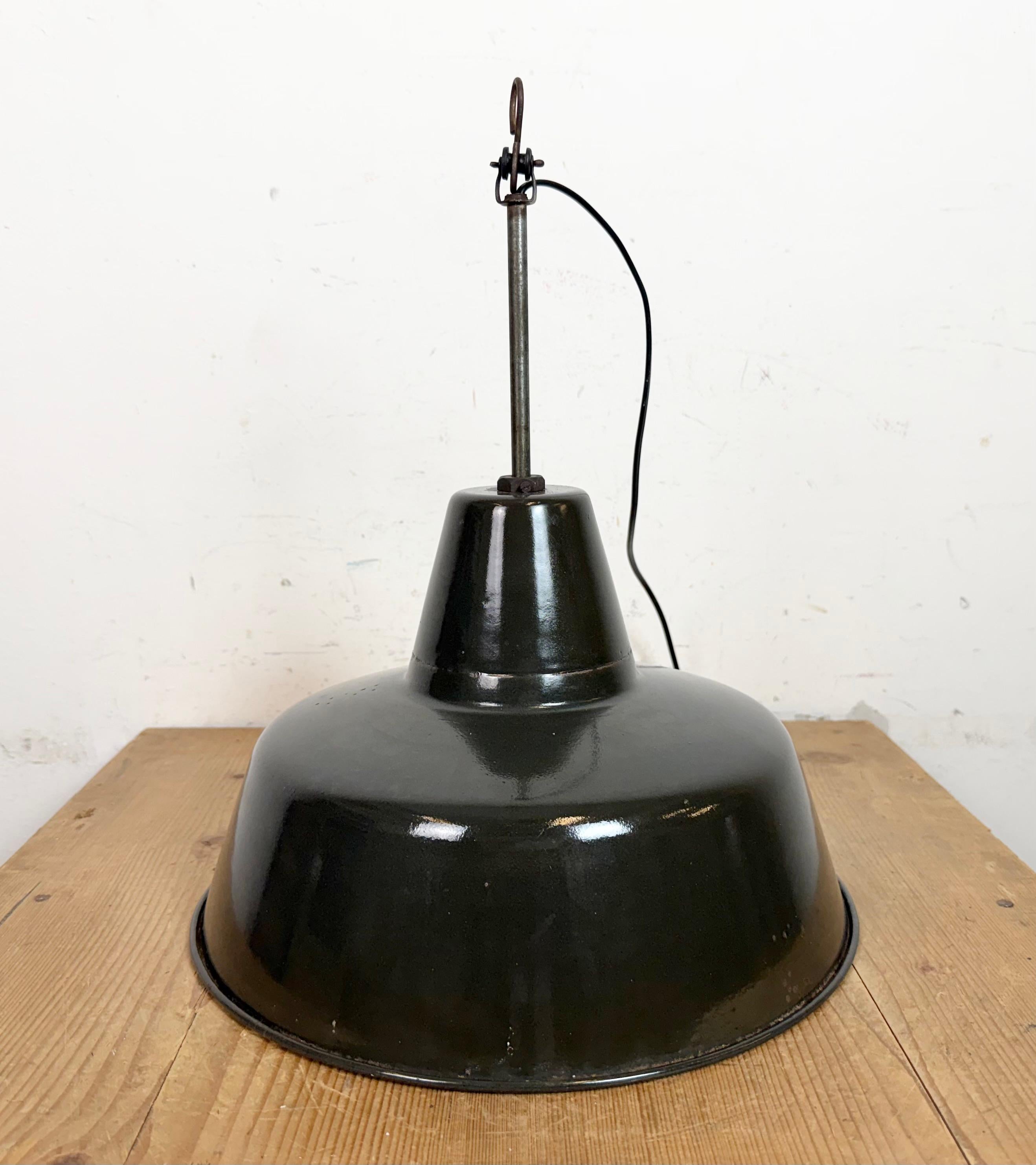 Industrial Black Enamel Factory Lamp with Iron Top, 1950s For Sale 6