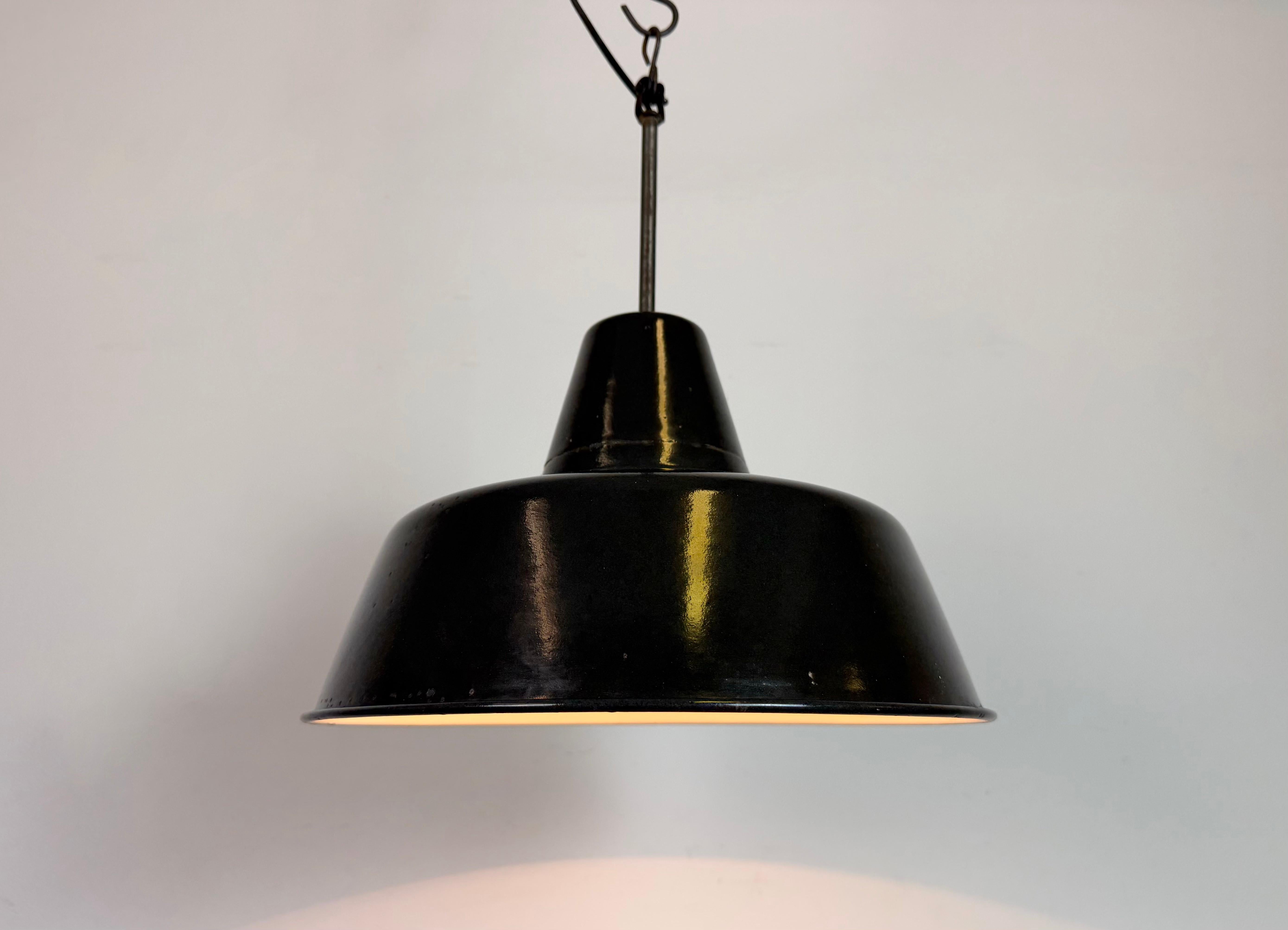 Industrial Black Enamel Factory Lamp with Iron Top, 1950s For Sale 4