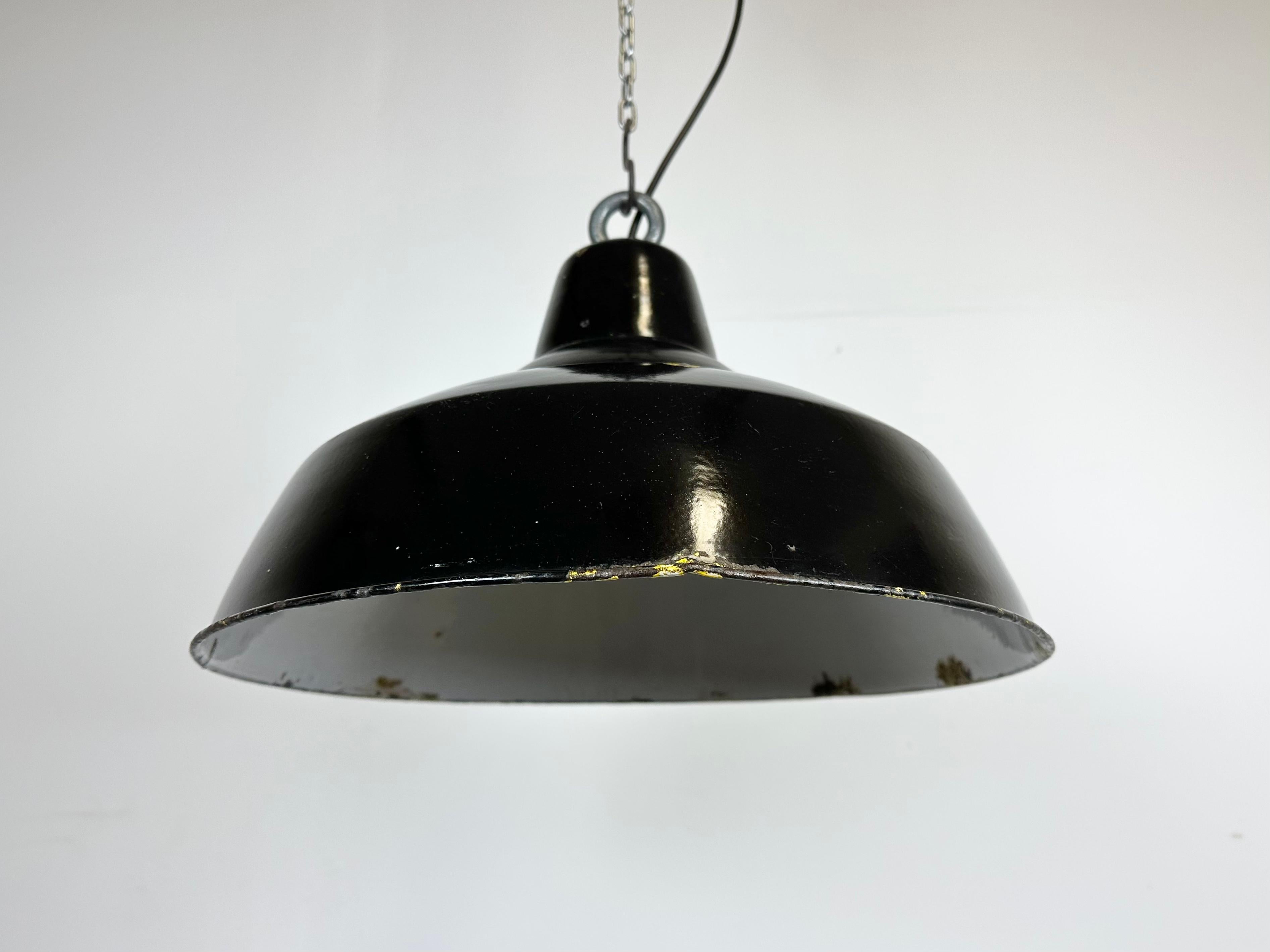 Industrial Black Enamel Factory Lamp with Iron Top, 1960s For Sale 3