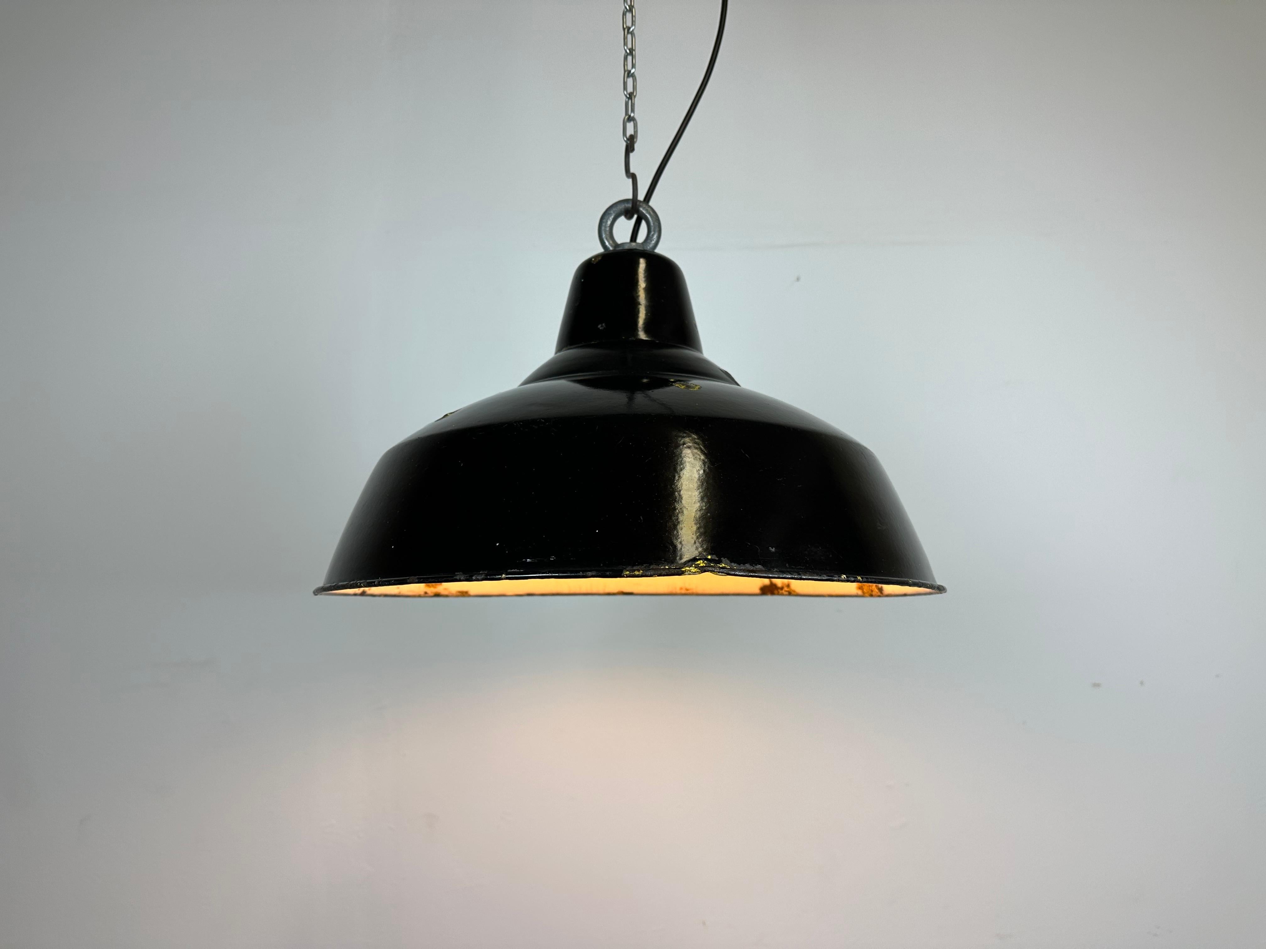 Industrial Black Enamel Factory Lamp with Iron Top, 1960s For Sale 4