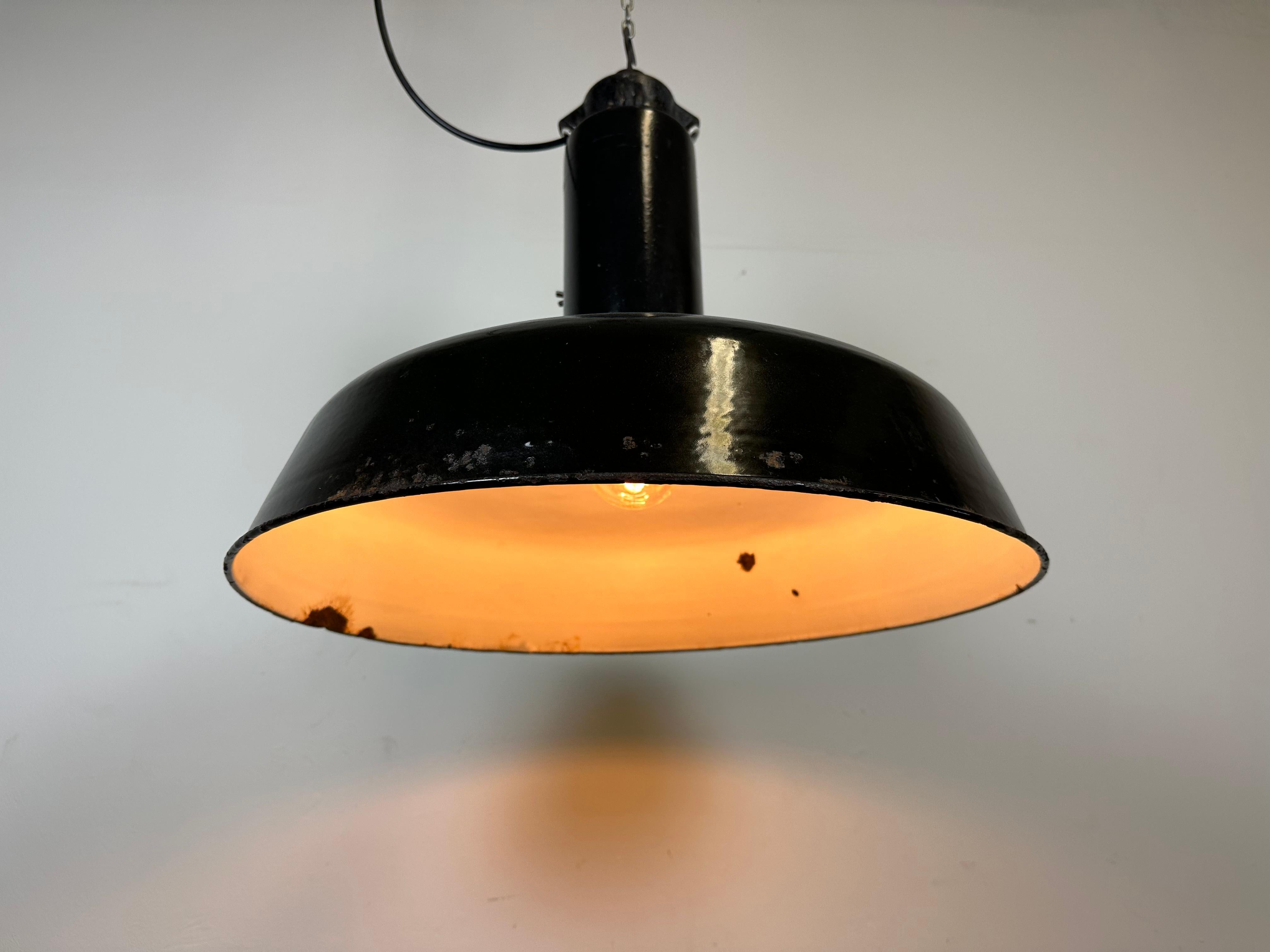 Industrial Black Enamel Factory Pendant Lamp with Iron Top, 1950s For Sale 4