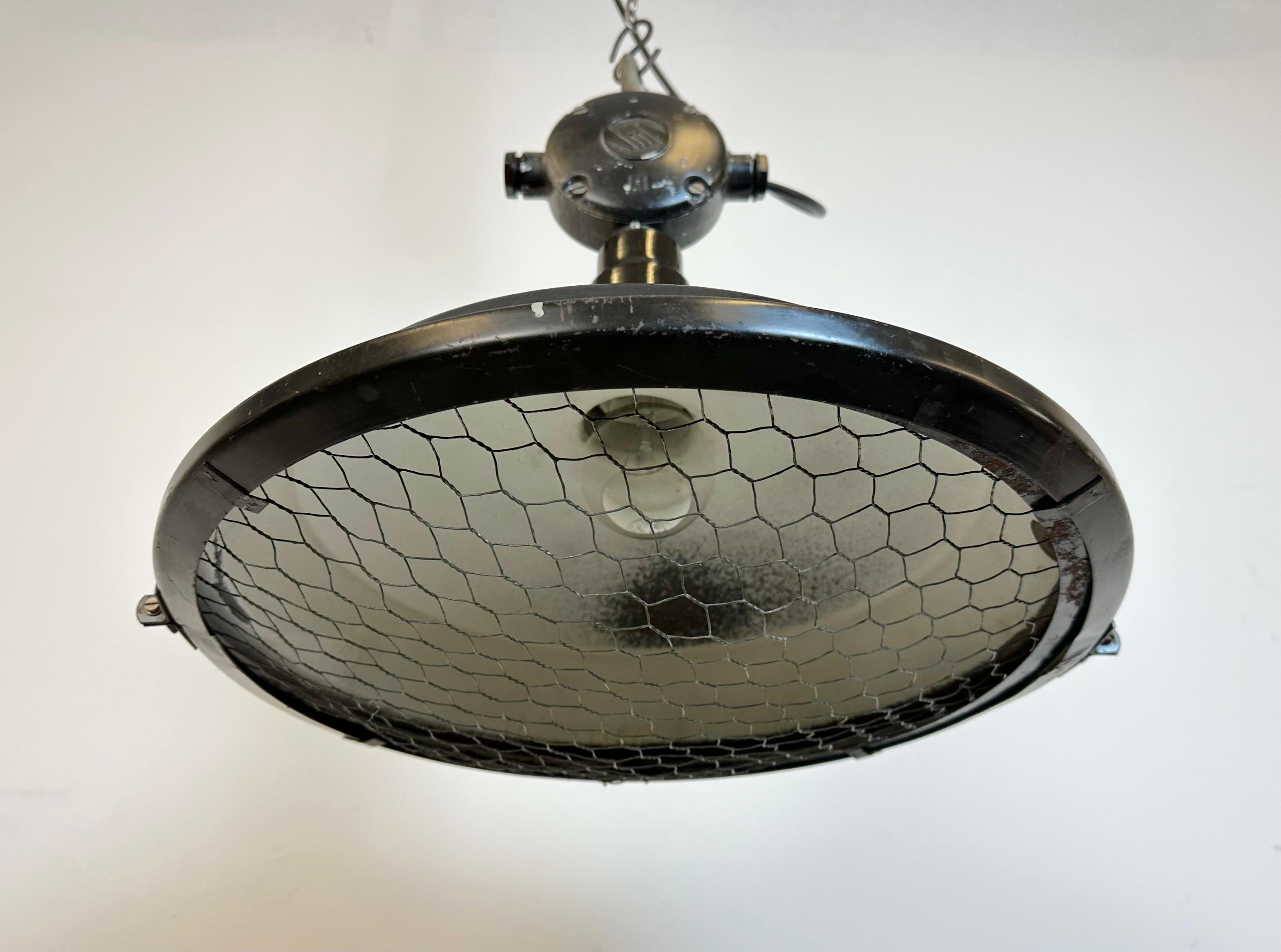 Industrial Black Enamel Factory Pendant Lamp with Protective Grid, 1950s For Sale 3