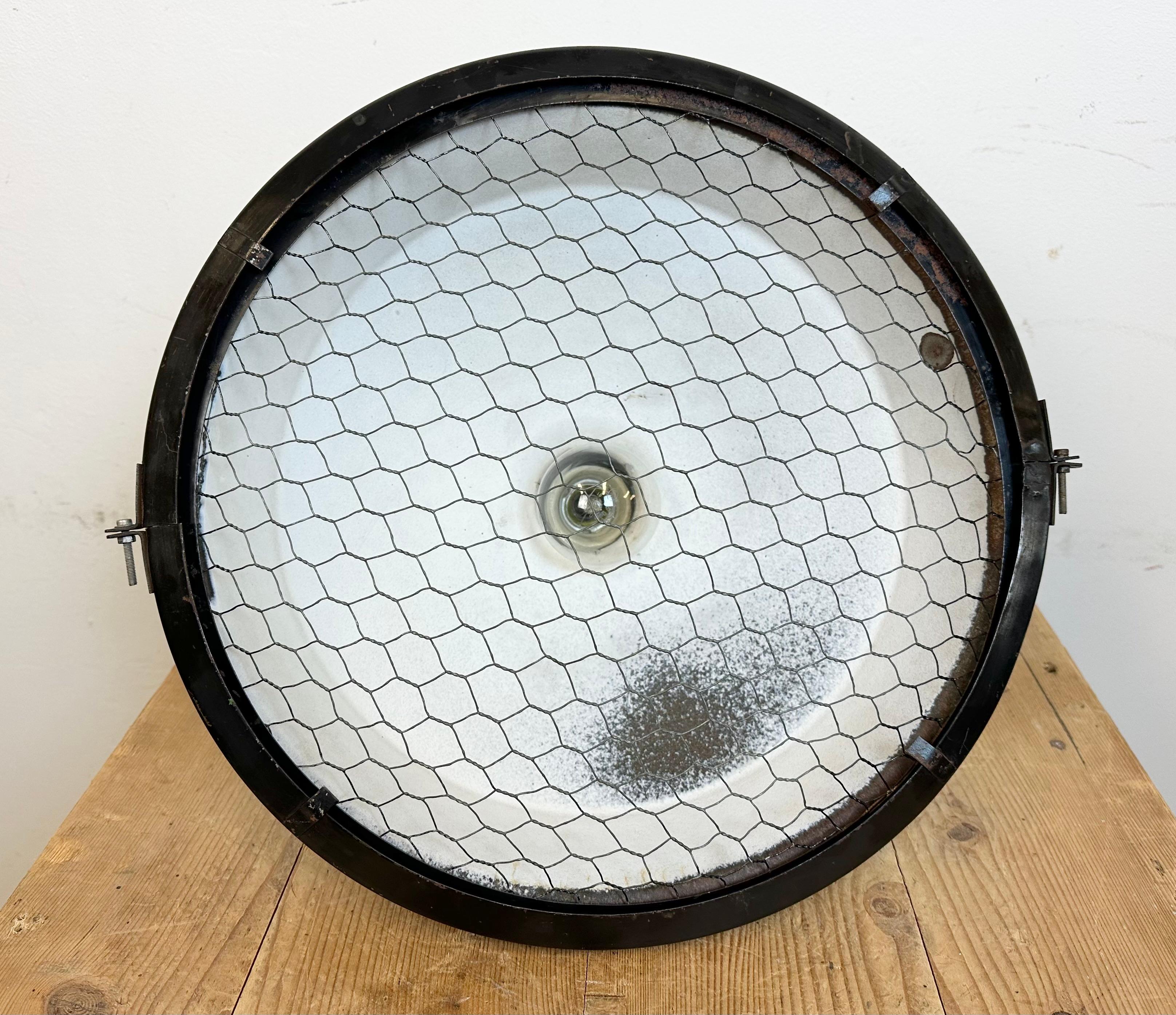 Industrial Black Enamel Factory Pendant Lamp with Protective Grid, 1950s For Sale 9