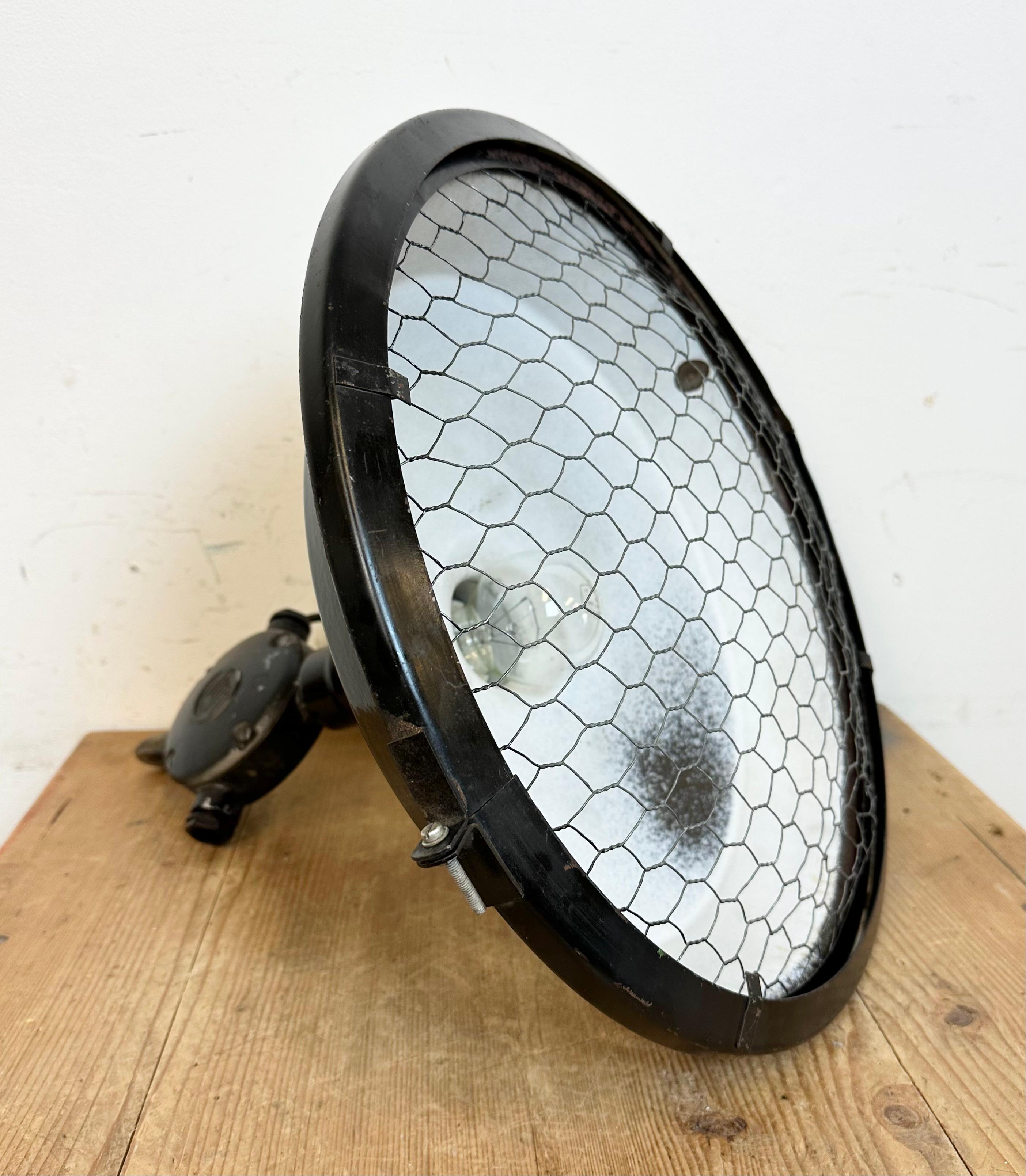 Industrial Black Enamel Factory Pendant Lamp with Protective Grid, 1950s For Sale 10