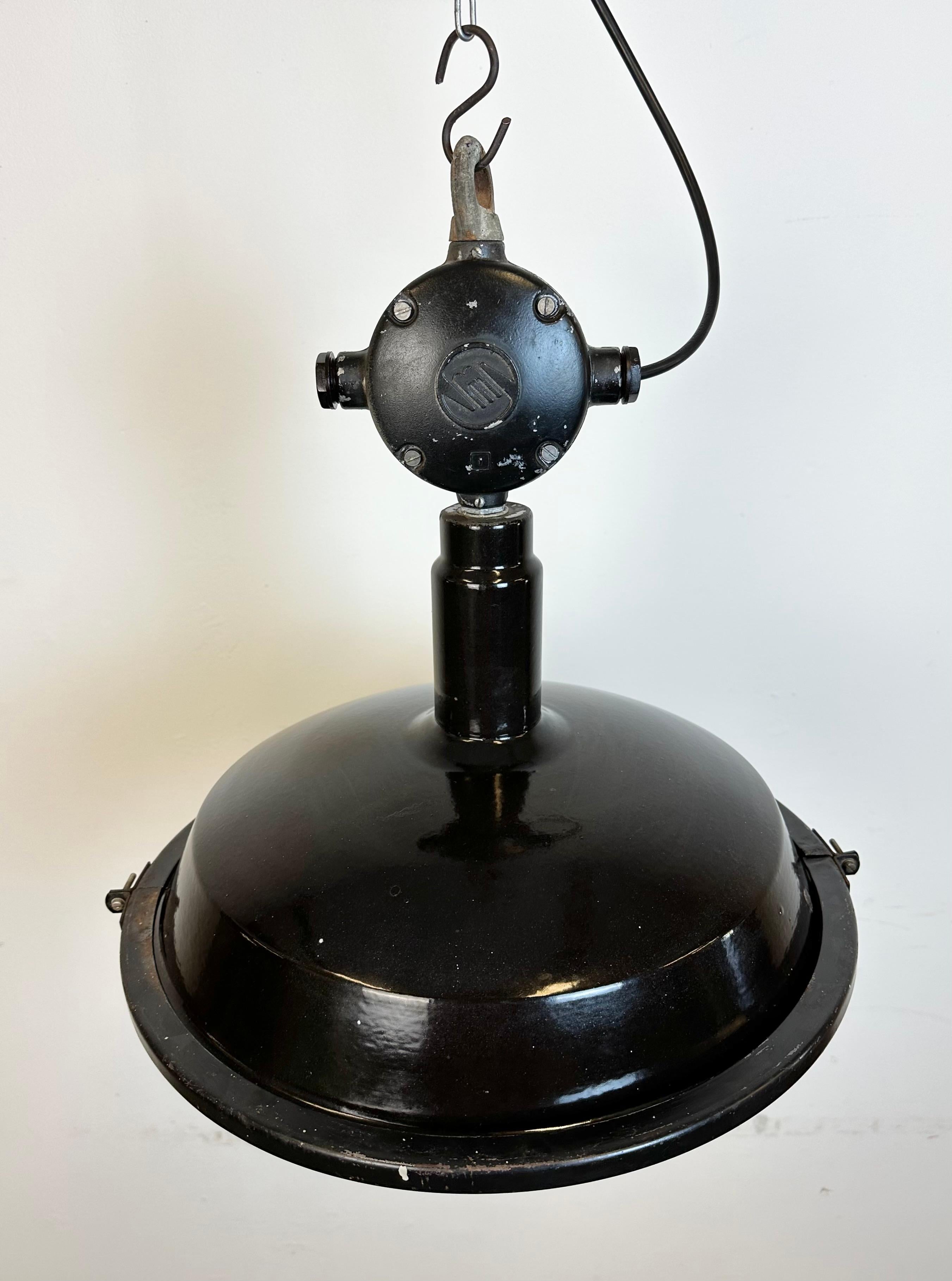 Industrial Black Enamel Factory Pendant Lamp with Protective Grid, 1950s For Sale 2