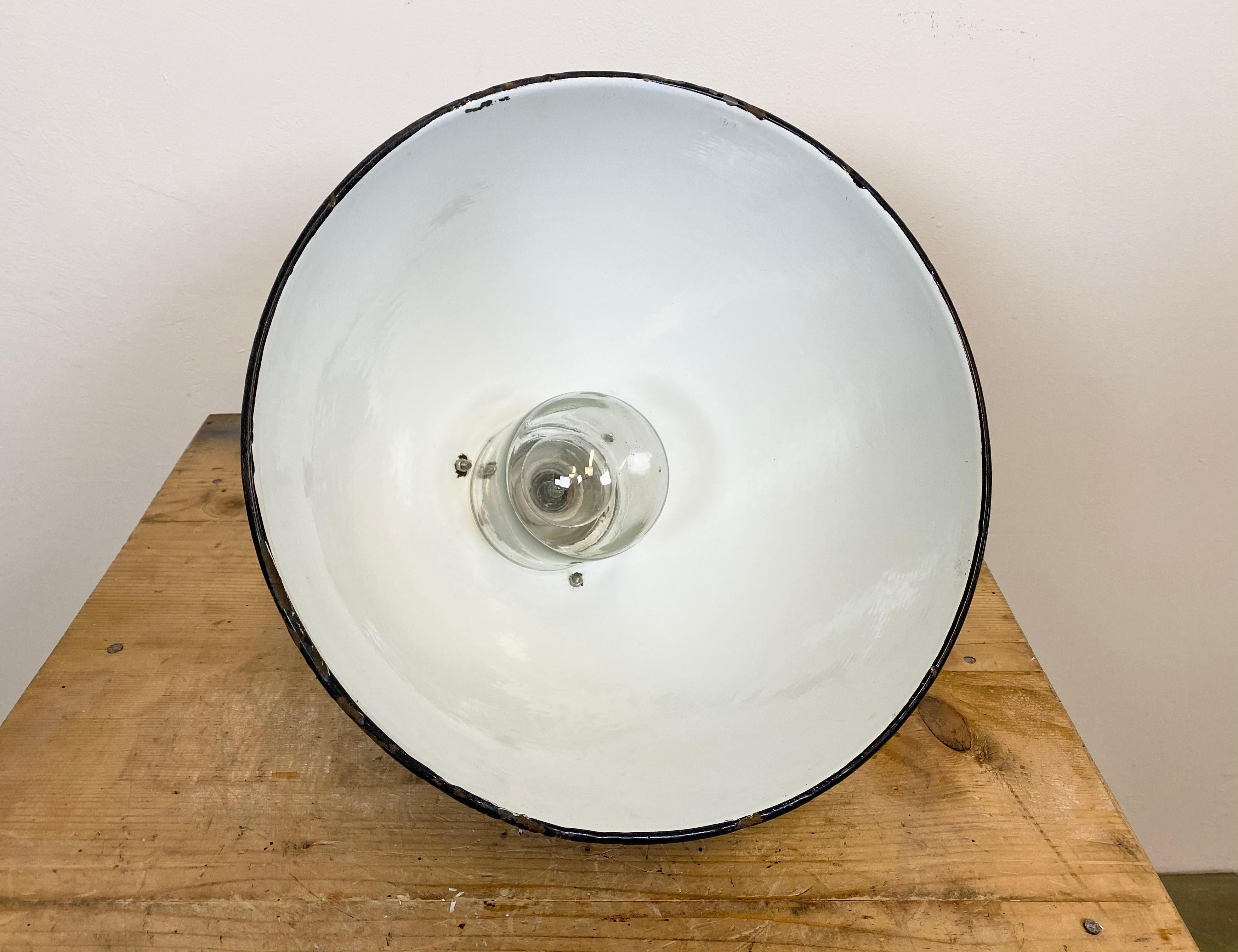 Industrial Black Enamel Lamp with Porcelain Top, 1950s For Sale 2
