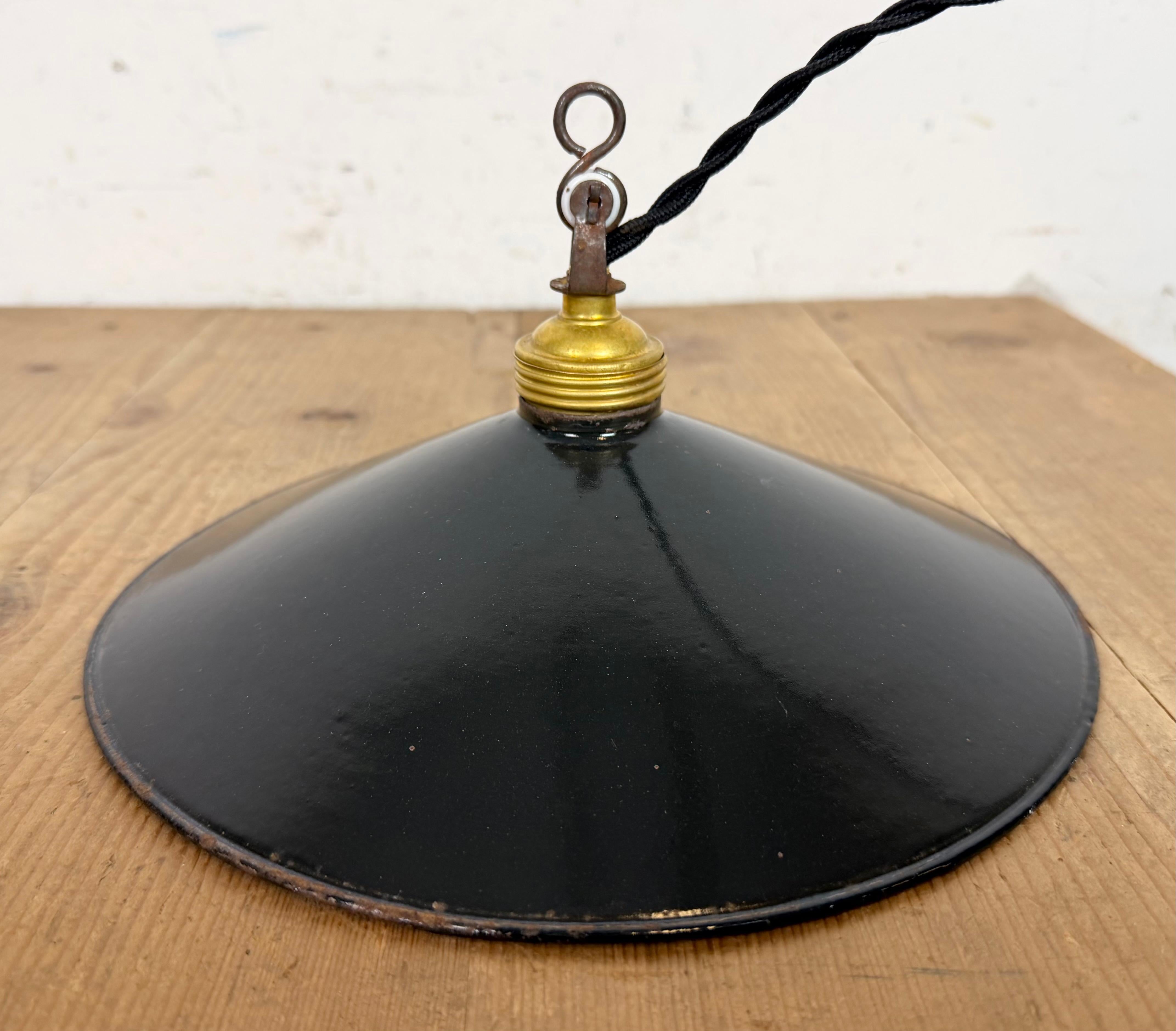 Industrial Black Enamel Light, 1930s im Angebot 4