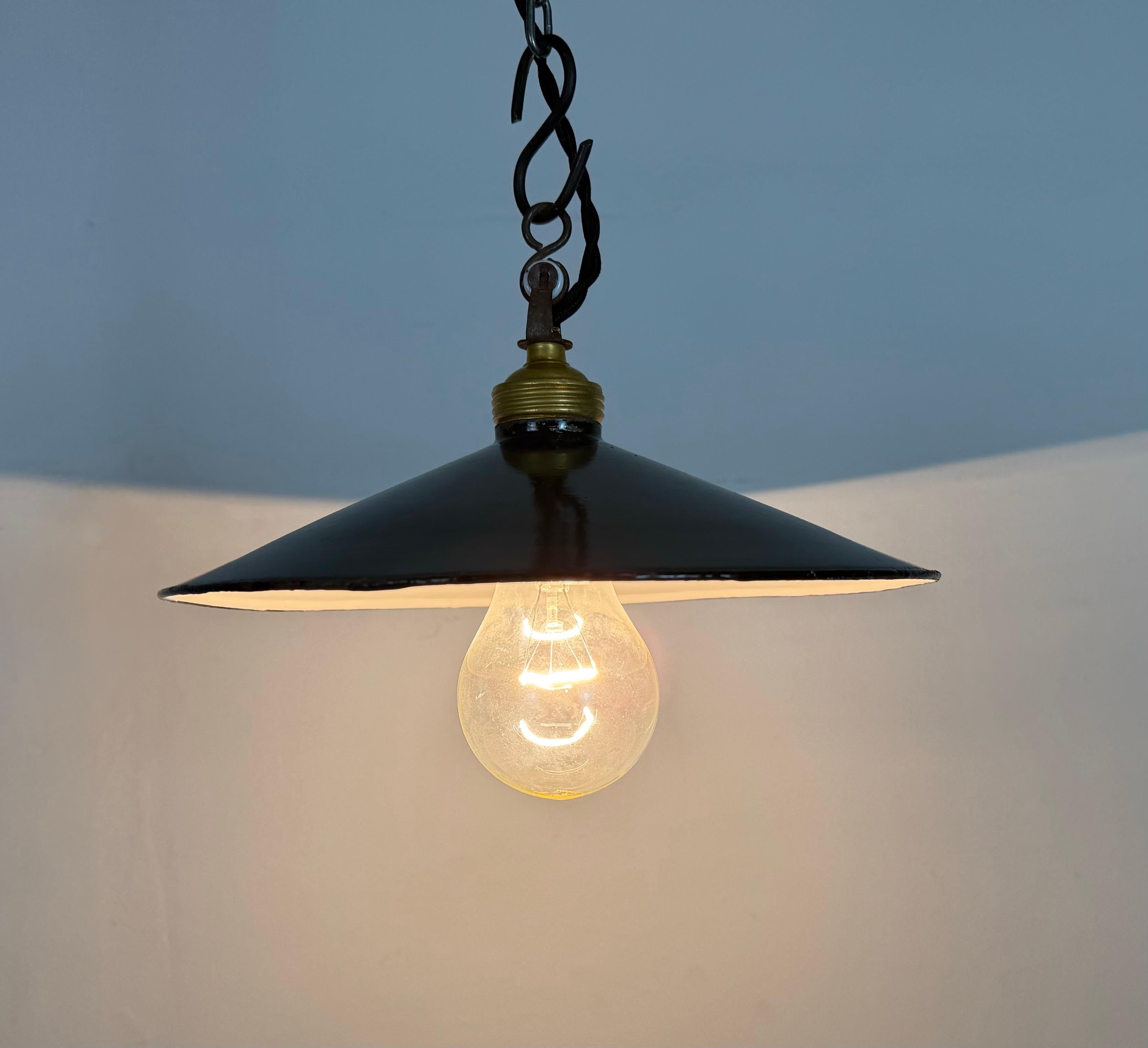 Industrial Black Enamel Light, 1930s (Messing) im Angebot