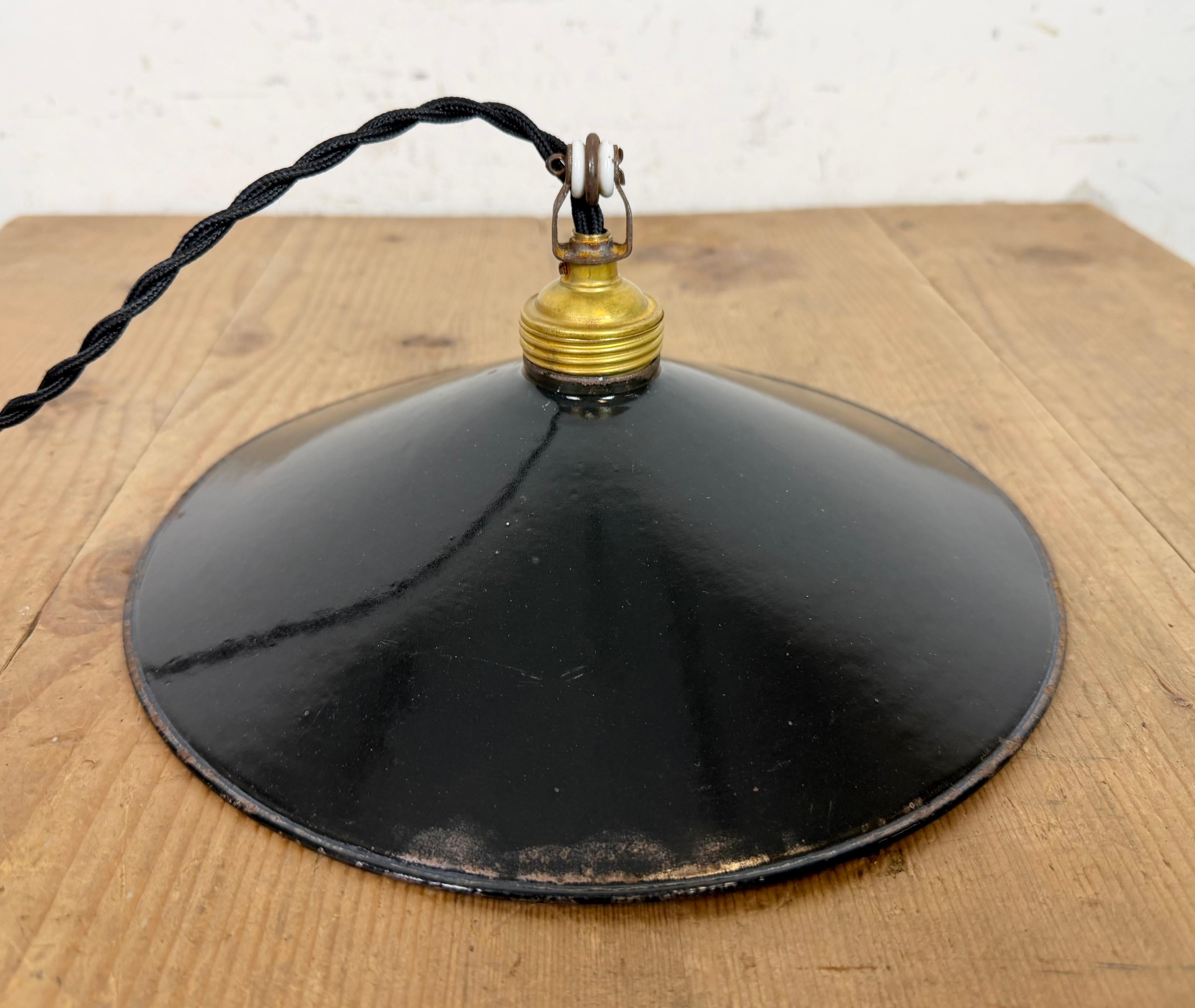 Industrial Black Enamel Light, 1930s im Angebot 1