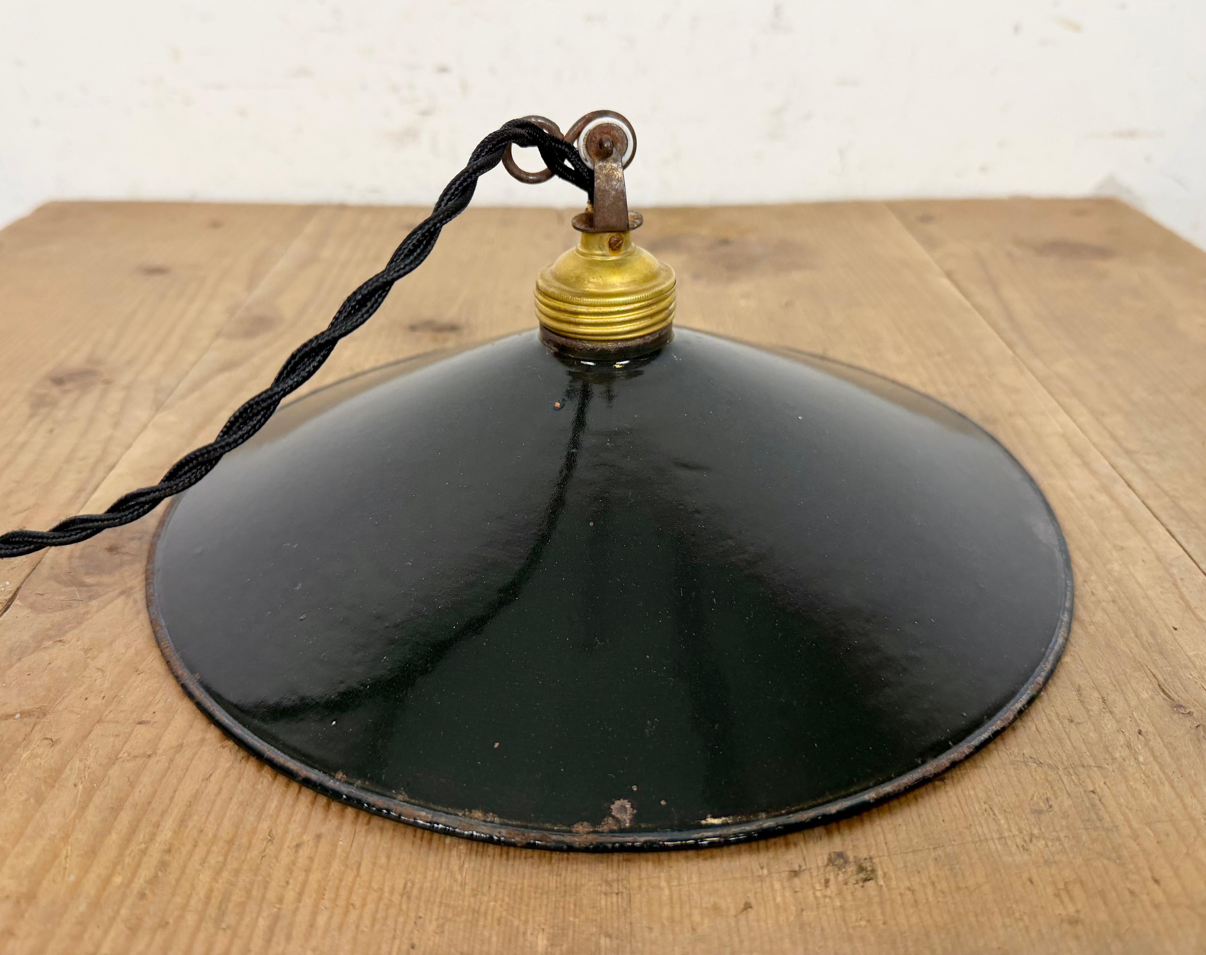 Industrial Black Enamel Light, 1930s im Angebot 2