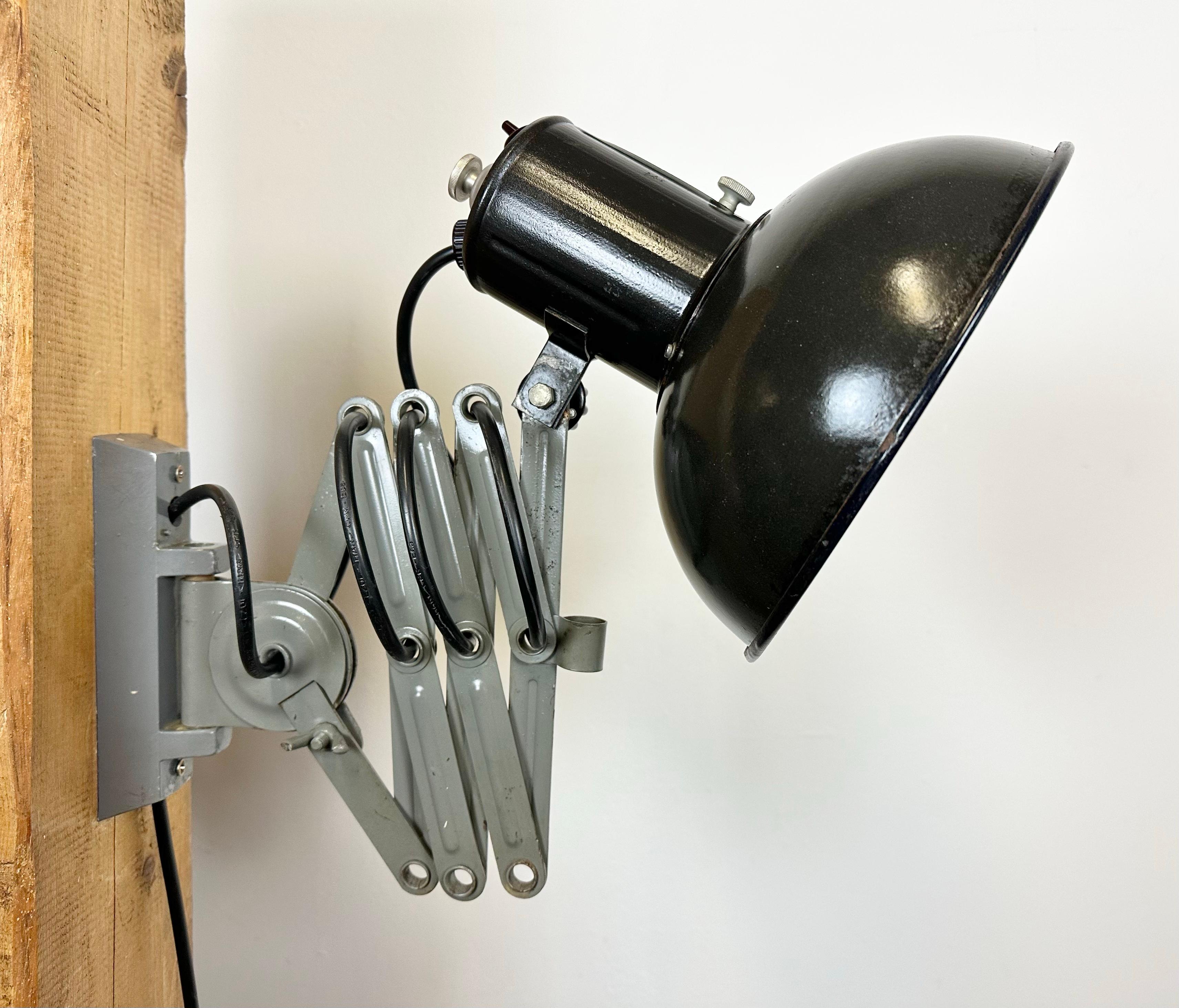 Industrial Black Enamel Scissor Wall Lamp, 1950s For Sale 7