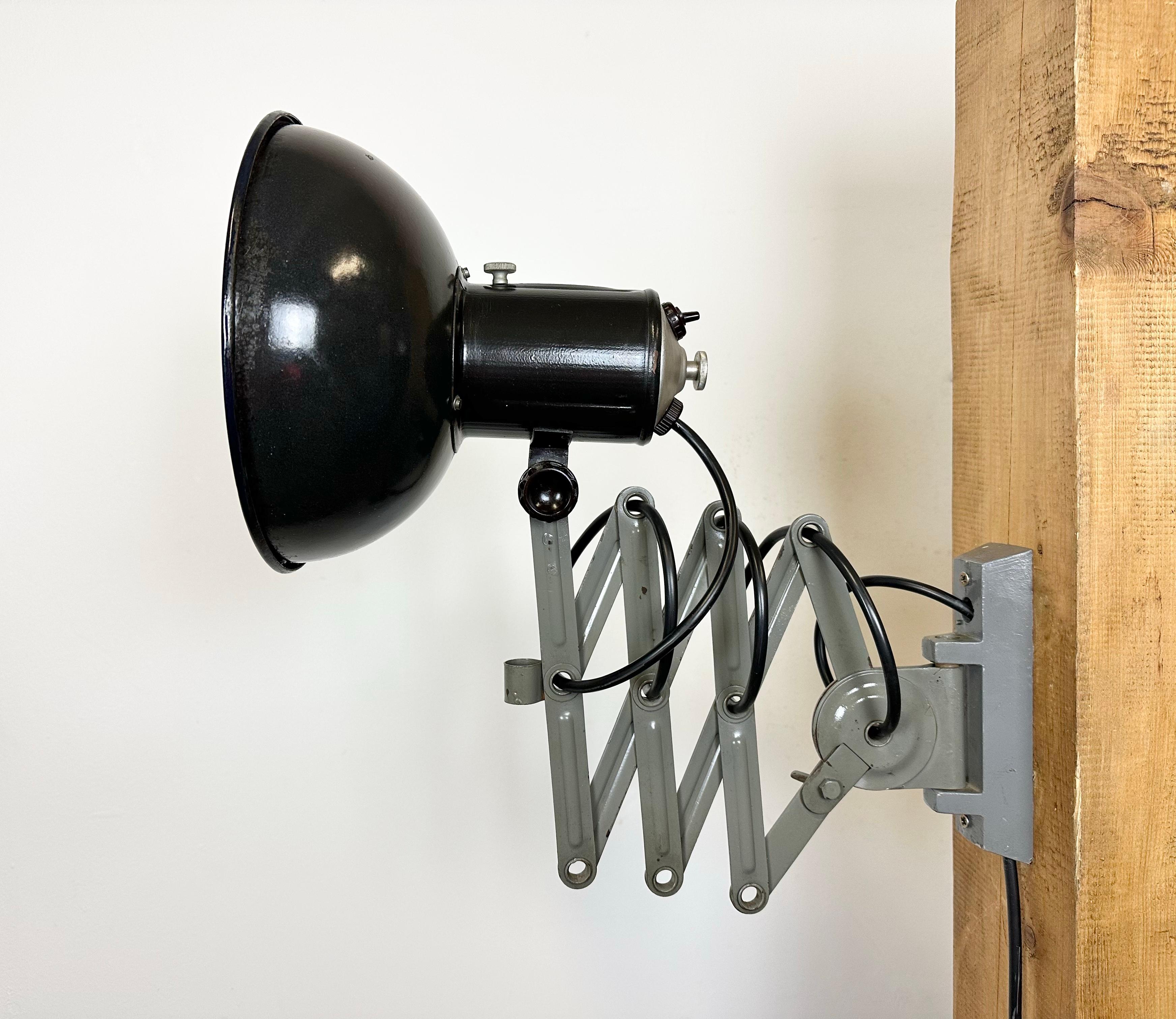 Industrial Black Enamel Scissor Wall Lamp, 1950s For Sale 1